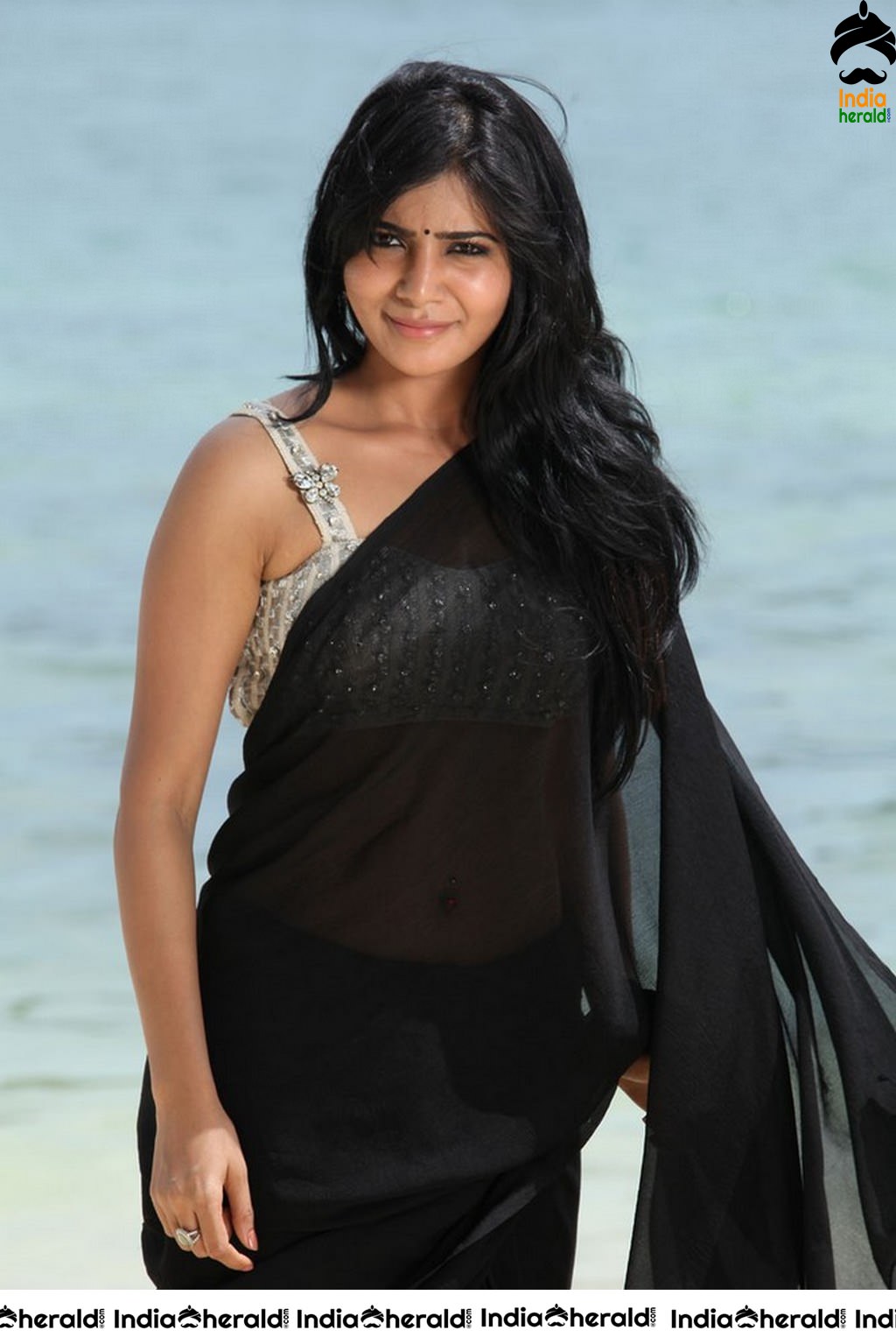 Samantha Hot Black Sexy Saree Photos Collection