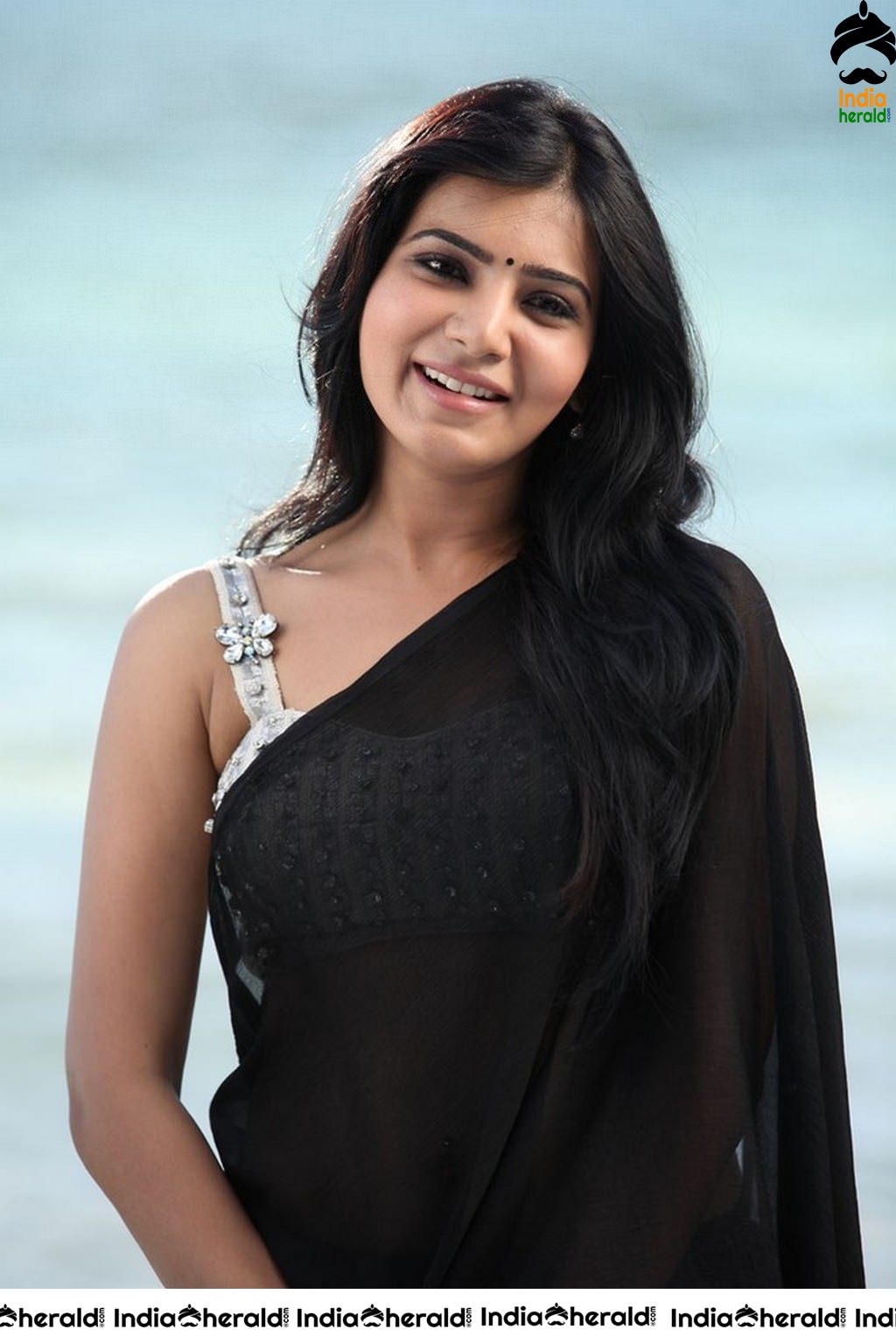 Samantha Hot Black Sexy Saree Photos Collection