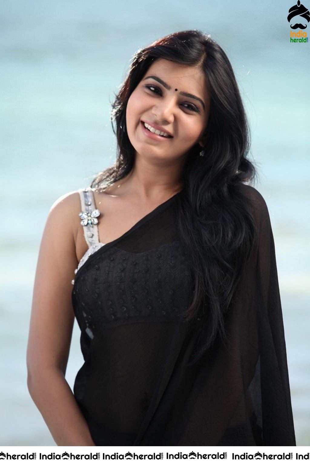 Samantha Hot Black Sexy Saree Photos Collection