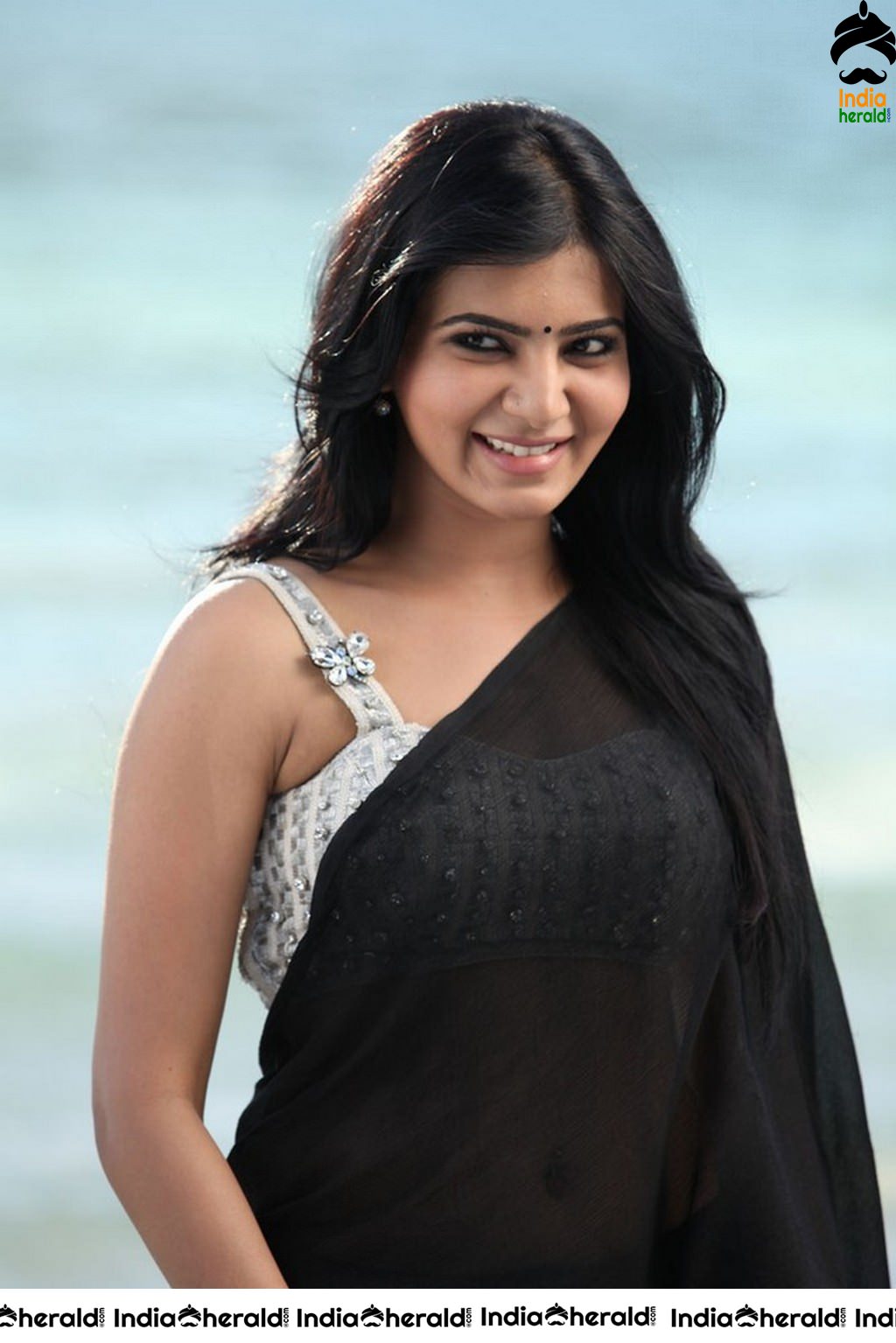 Samantha Hot Black Sexy Saree Photos Collection