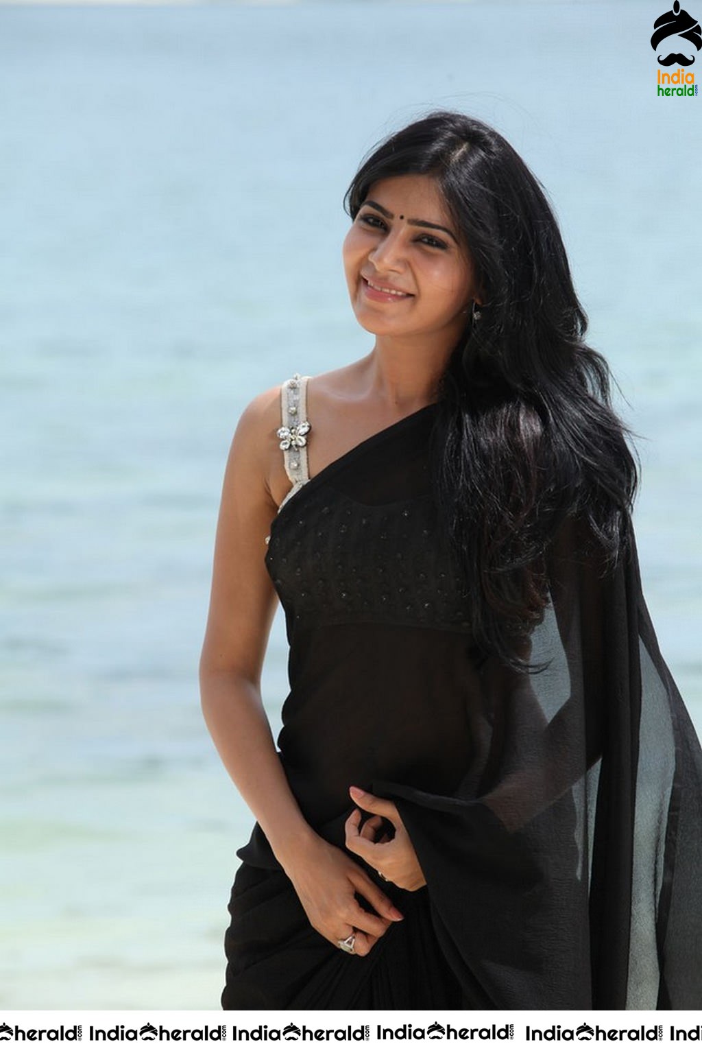 Samantha Hot Black Sexy Saree Photos Collection