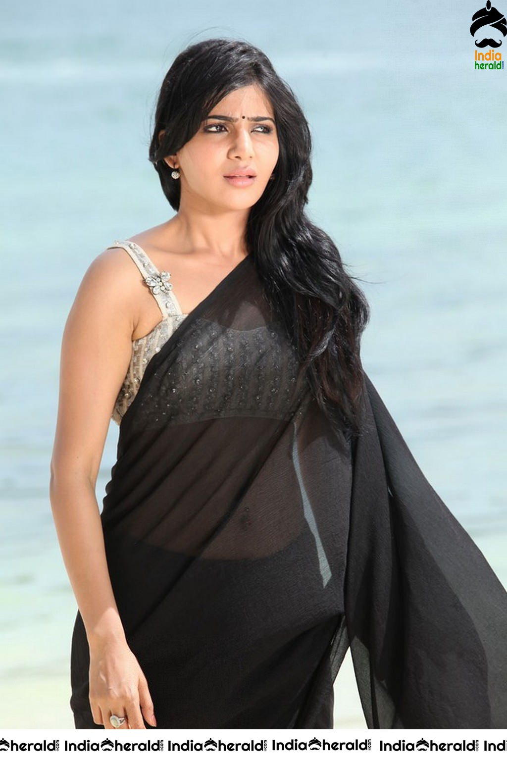 Samantha Hot Black Sexy Saree Photos Collection