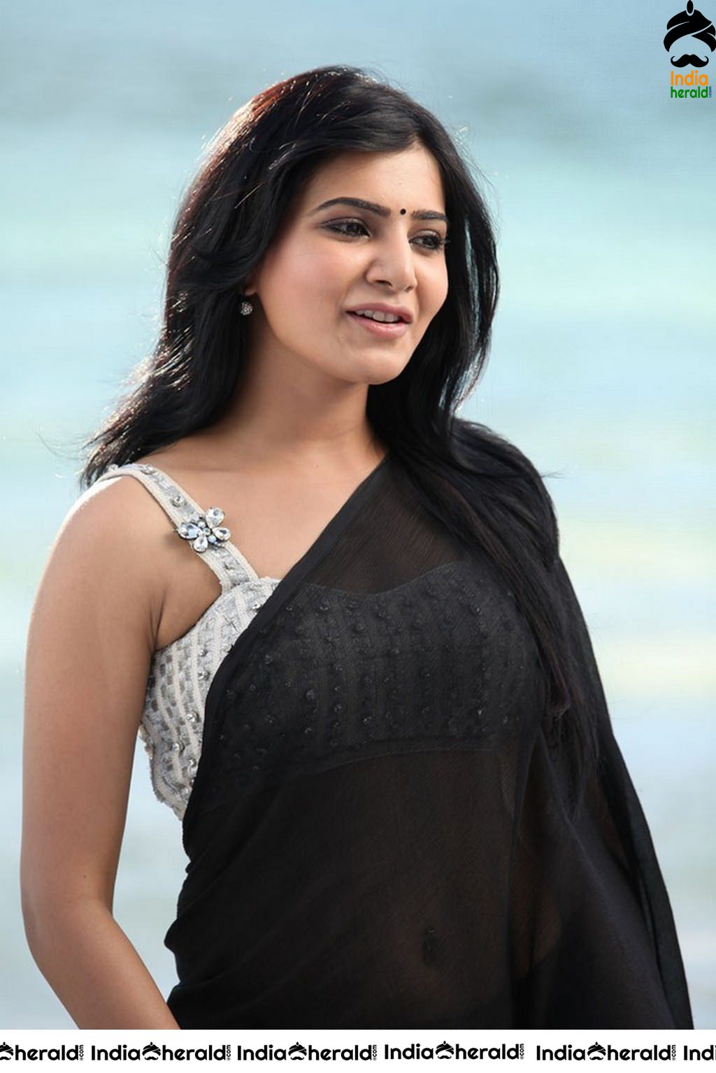 Samantha Hot Black Sexy Saree Photos Collection