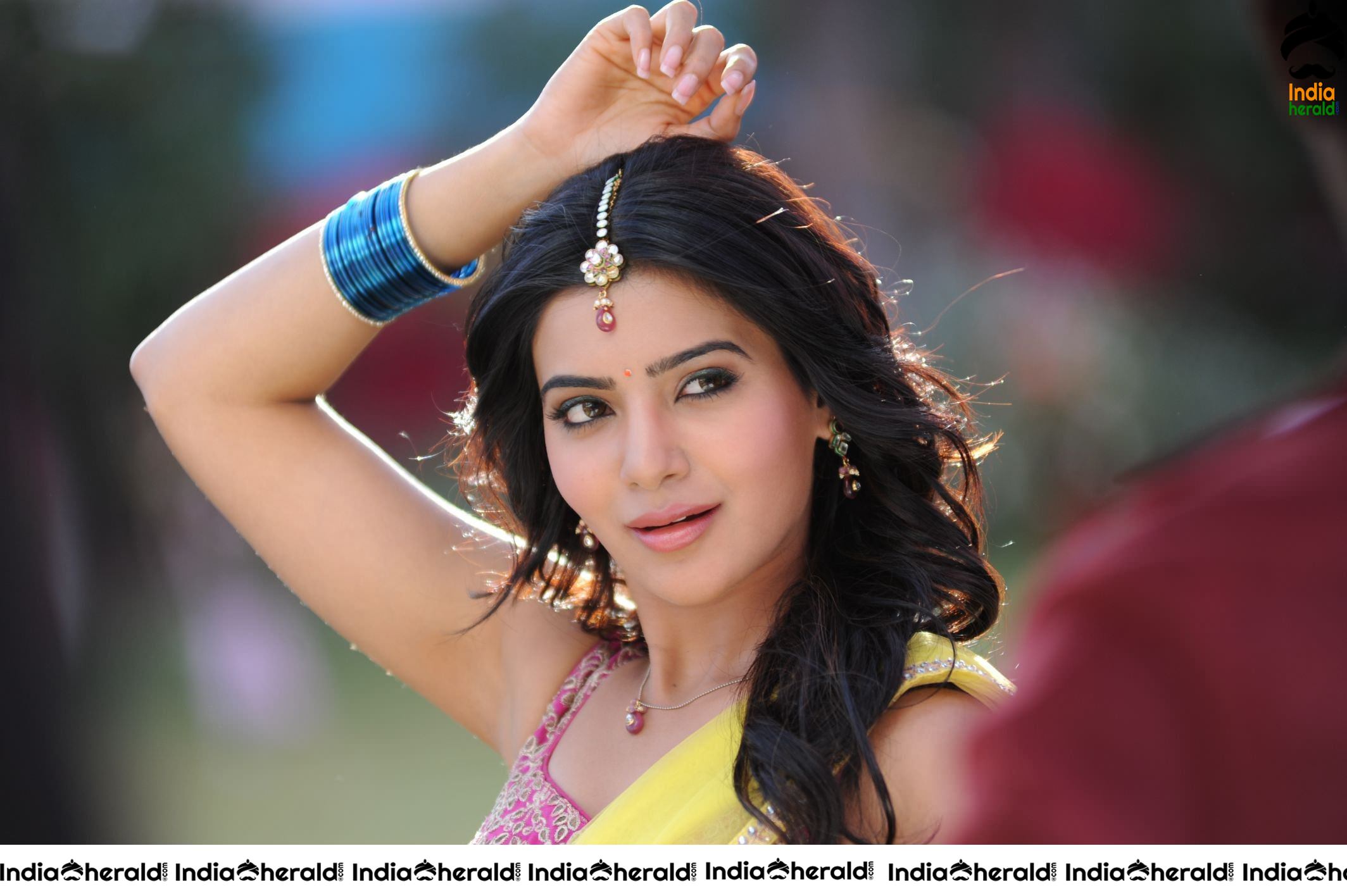 Samantha  Photos in Half Saree and Sleeveless Blouse Exposing her Belly