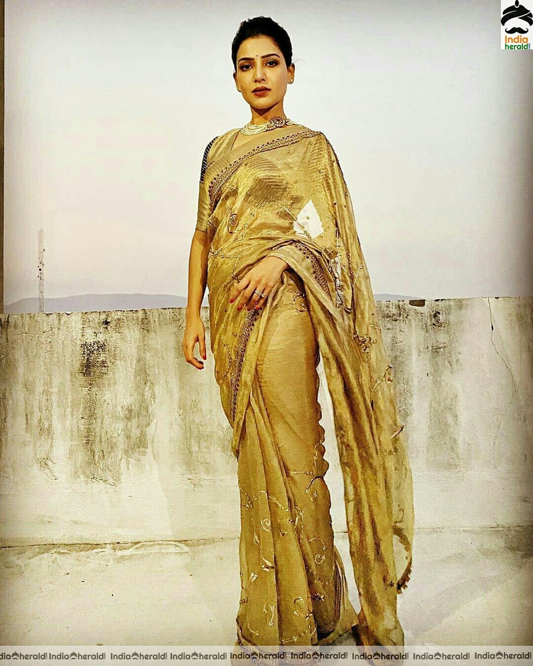 Samantha Hot Saree Compilation Stills