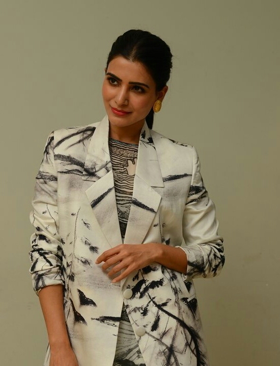 Samantha In A Funky Dress During A Press Meet