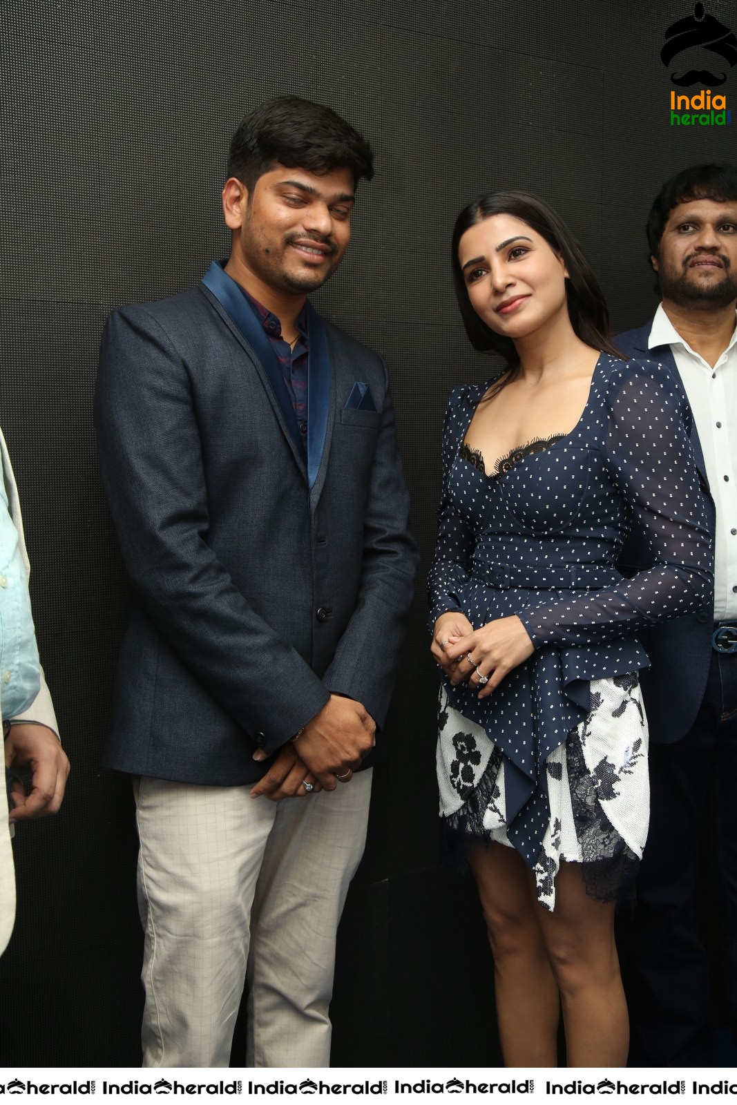 Samantha Latest Hot Cleavage and Slender Thighs Show in Public Set 3