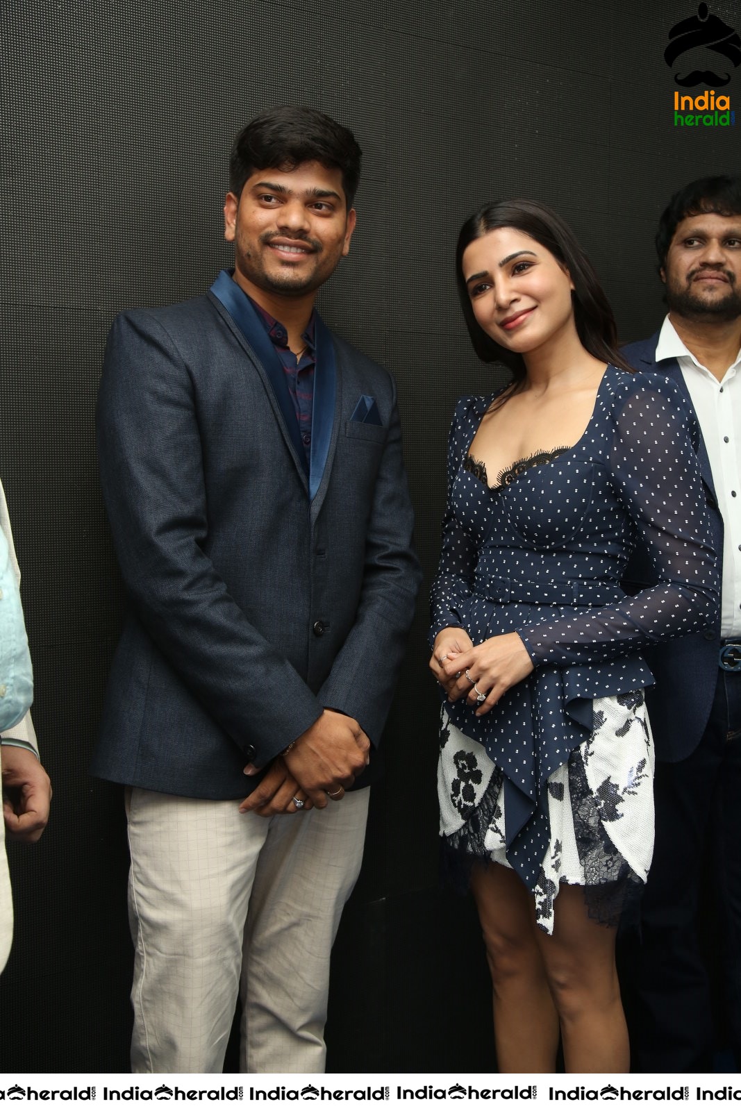 Samantha Latest Hot Cleavage and Slender Thighs Show in Public Set 3