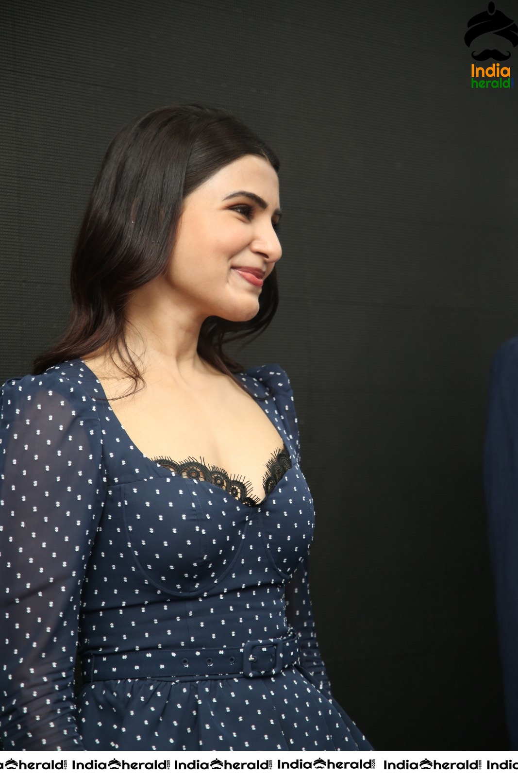 Samantha Latest Hot Cleavage and Slender Thighs Show in Public Set 4