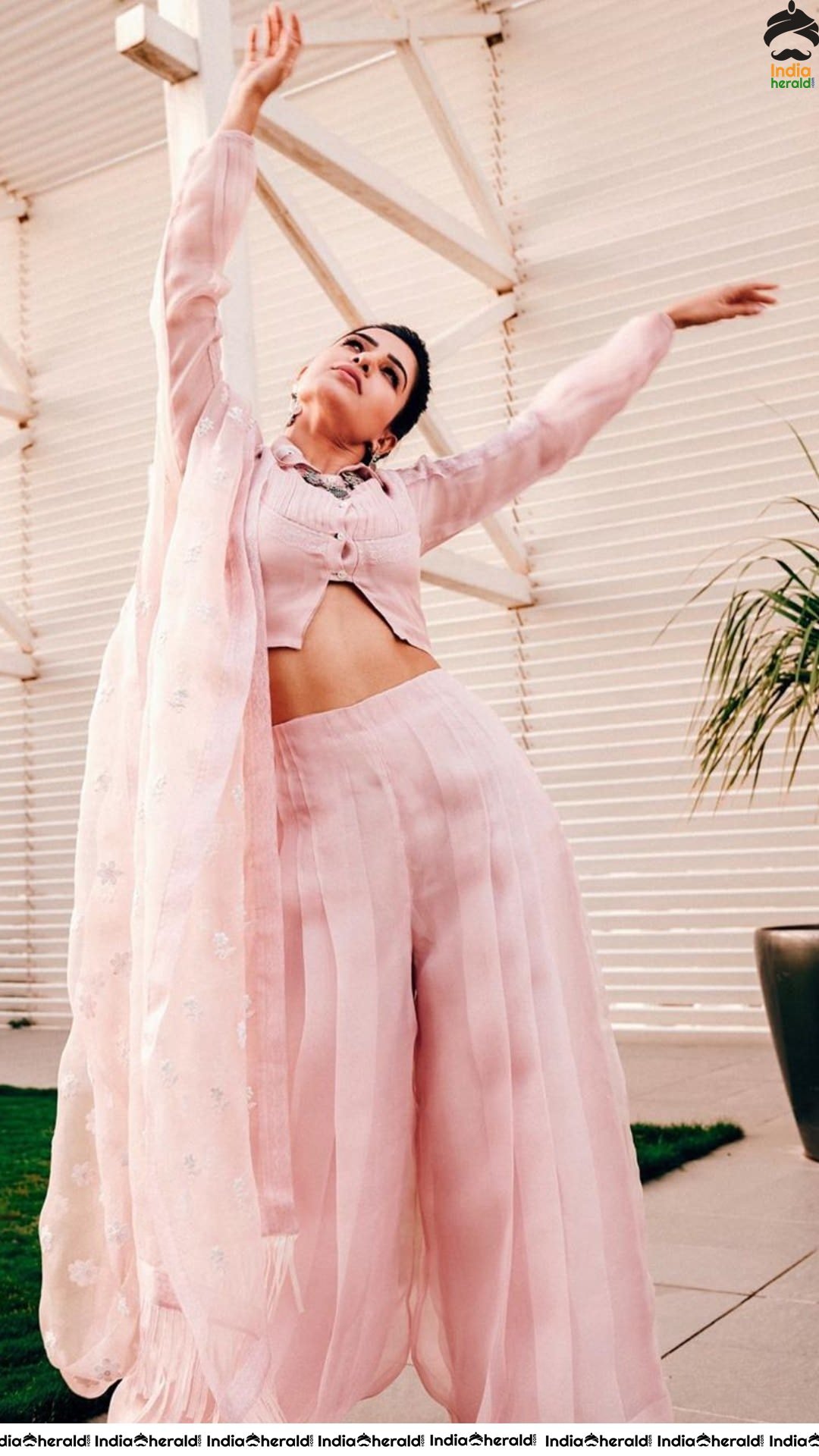 Samantha Latest Hot Clicks as a Festive Treat