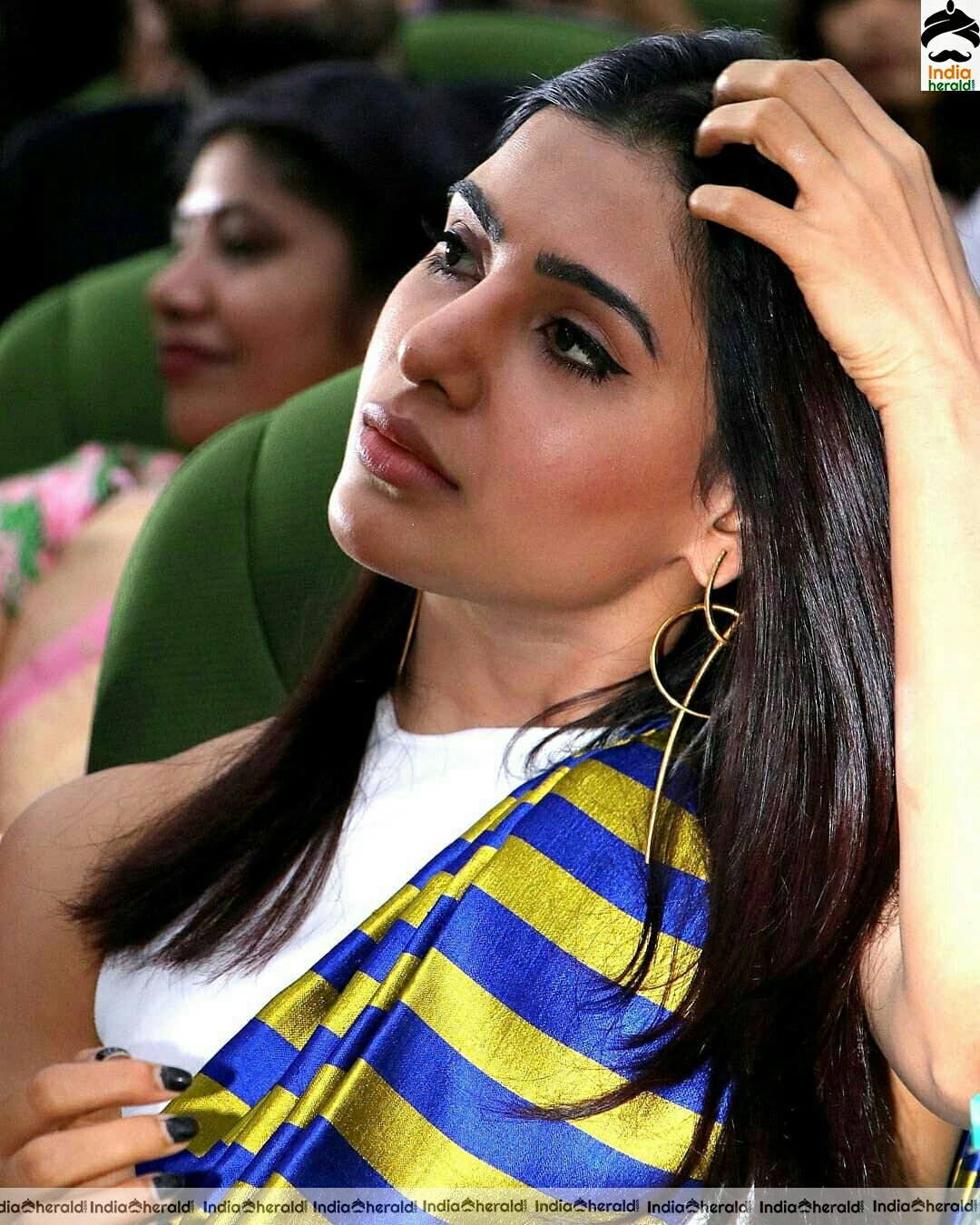 Samantha shows her frown face during a public event