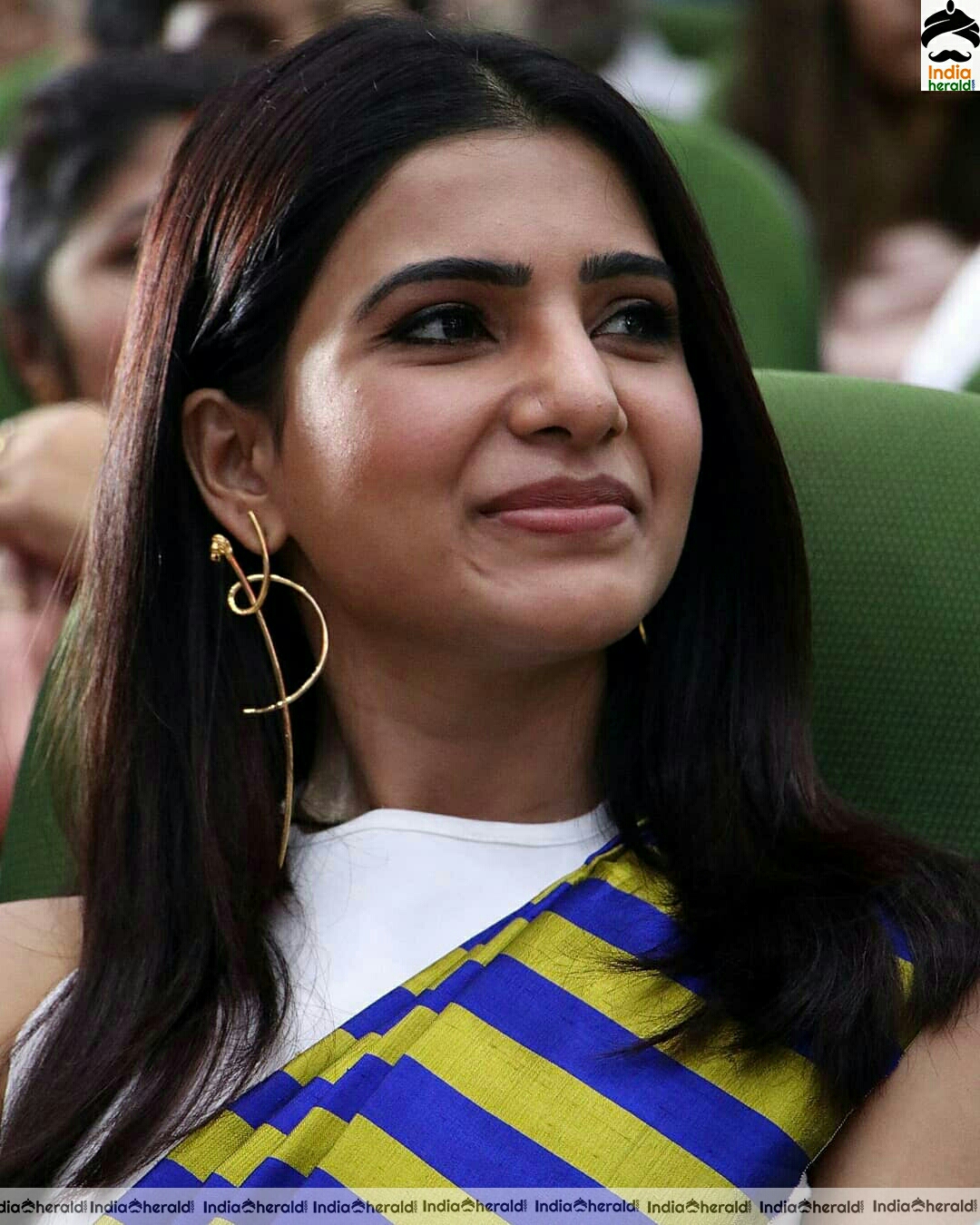 Samantha shows her frown face during a public event