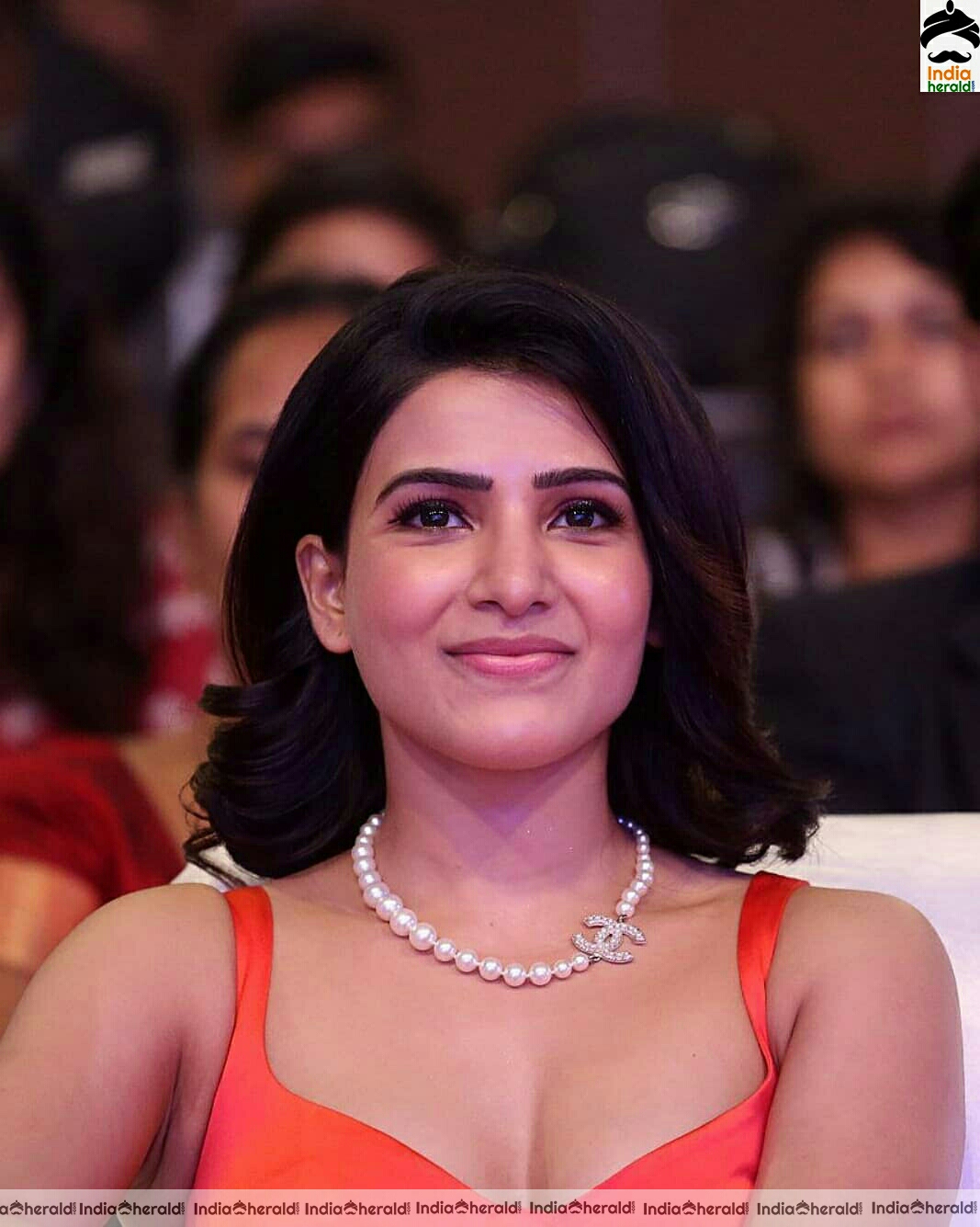 Samantha Shows Her Sexy Hot Cleavage Revealing Red Dress Stills