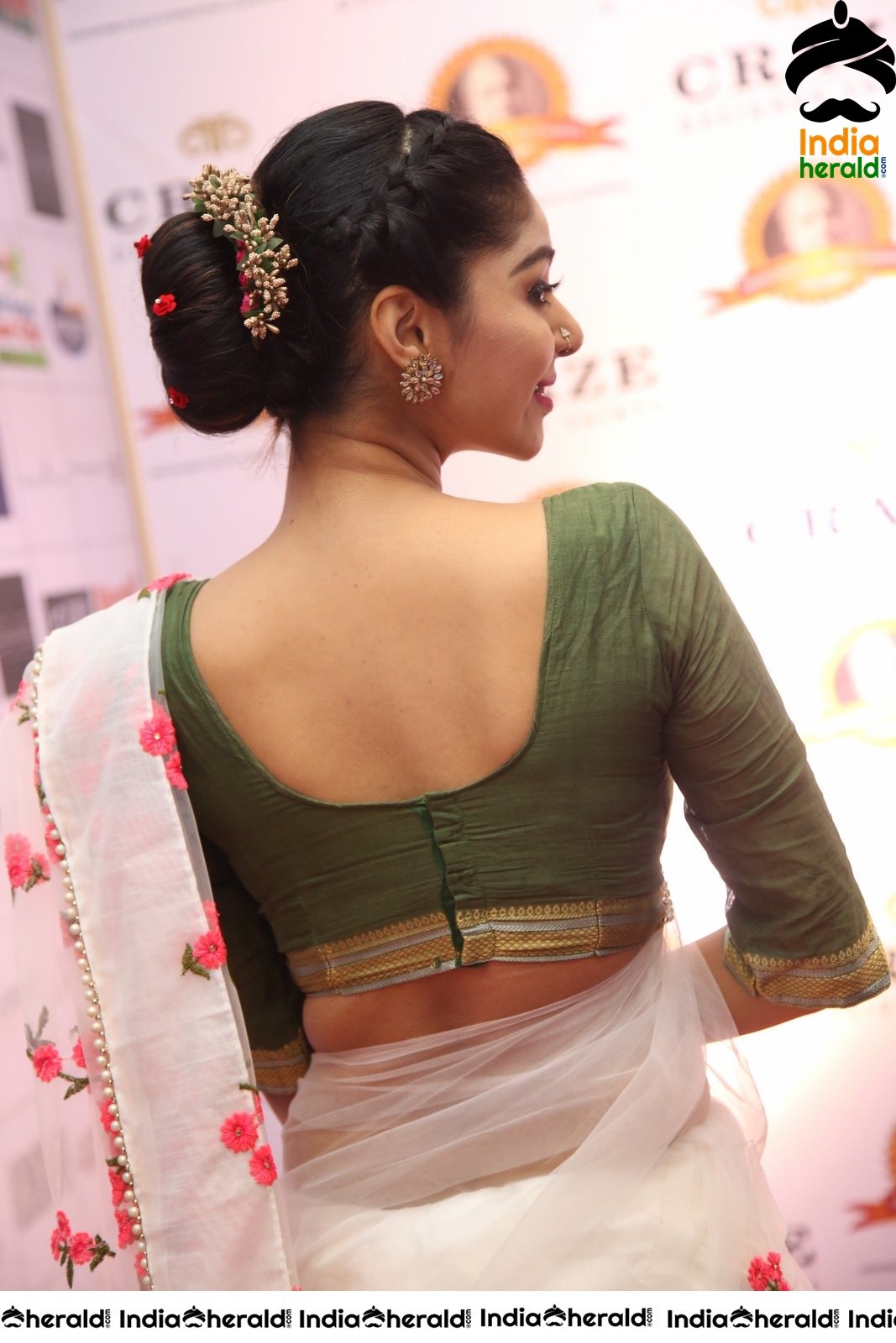 Sanam Shetty At Dada Saheb Phalke Award 2019