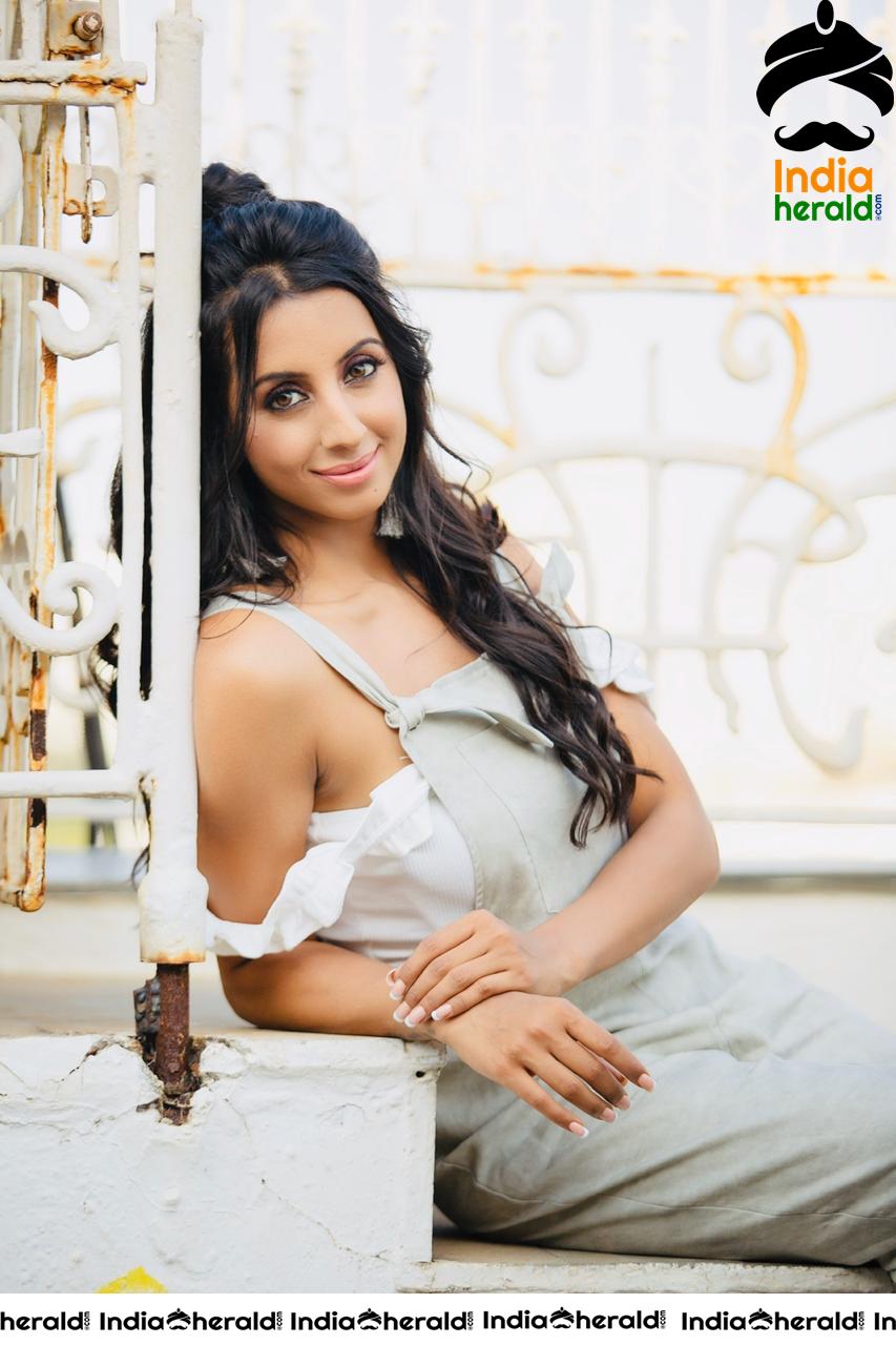 Sanjana Galrani Latest Photos from a Rooftop