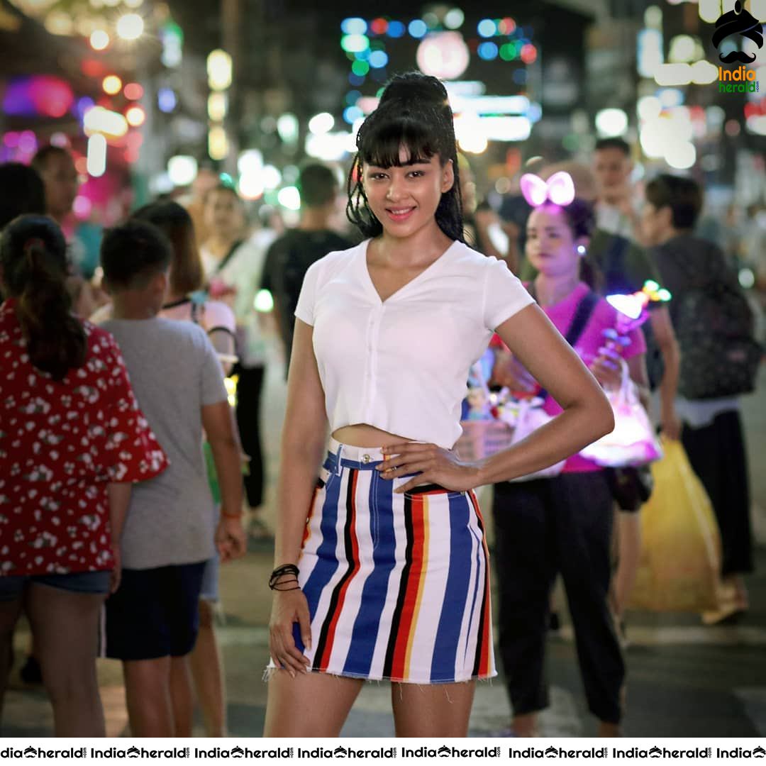 Sapna Vyas Patel flaunts her Hot Fit and Tempting Booty Set 1