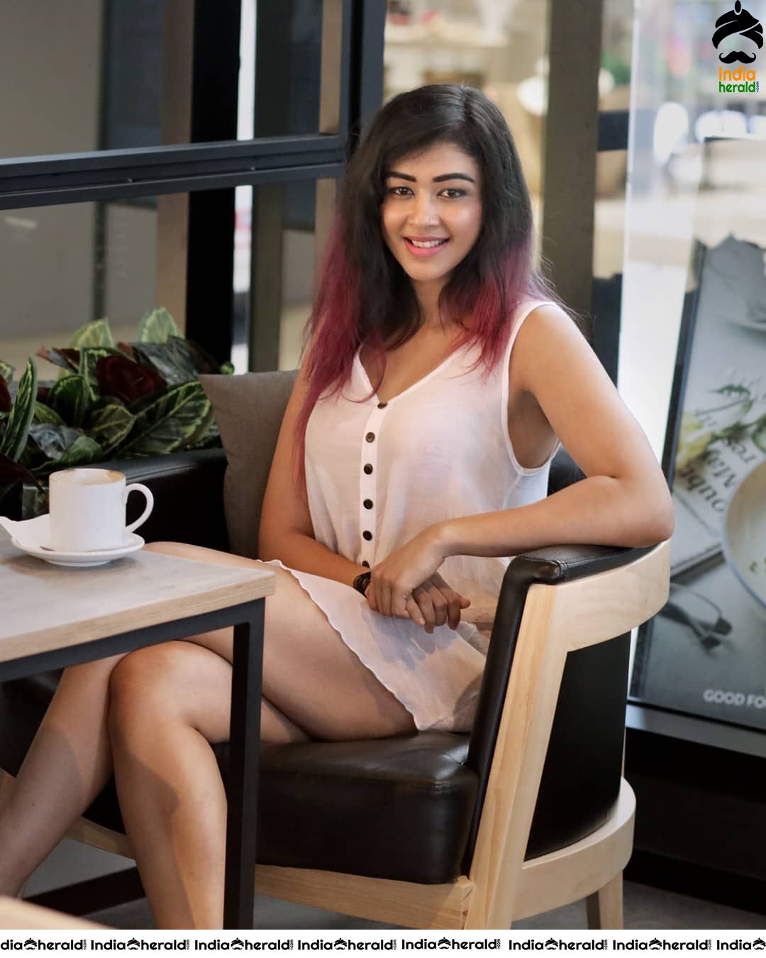 Sapna Vyas Patel flaunts her Hot Fit and Tempting Booty Set 1