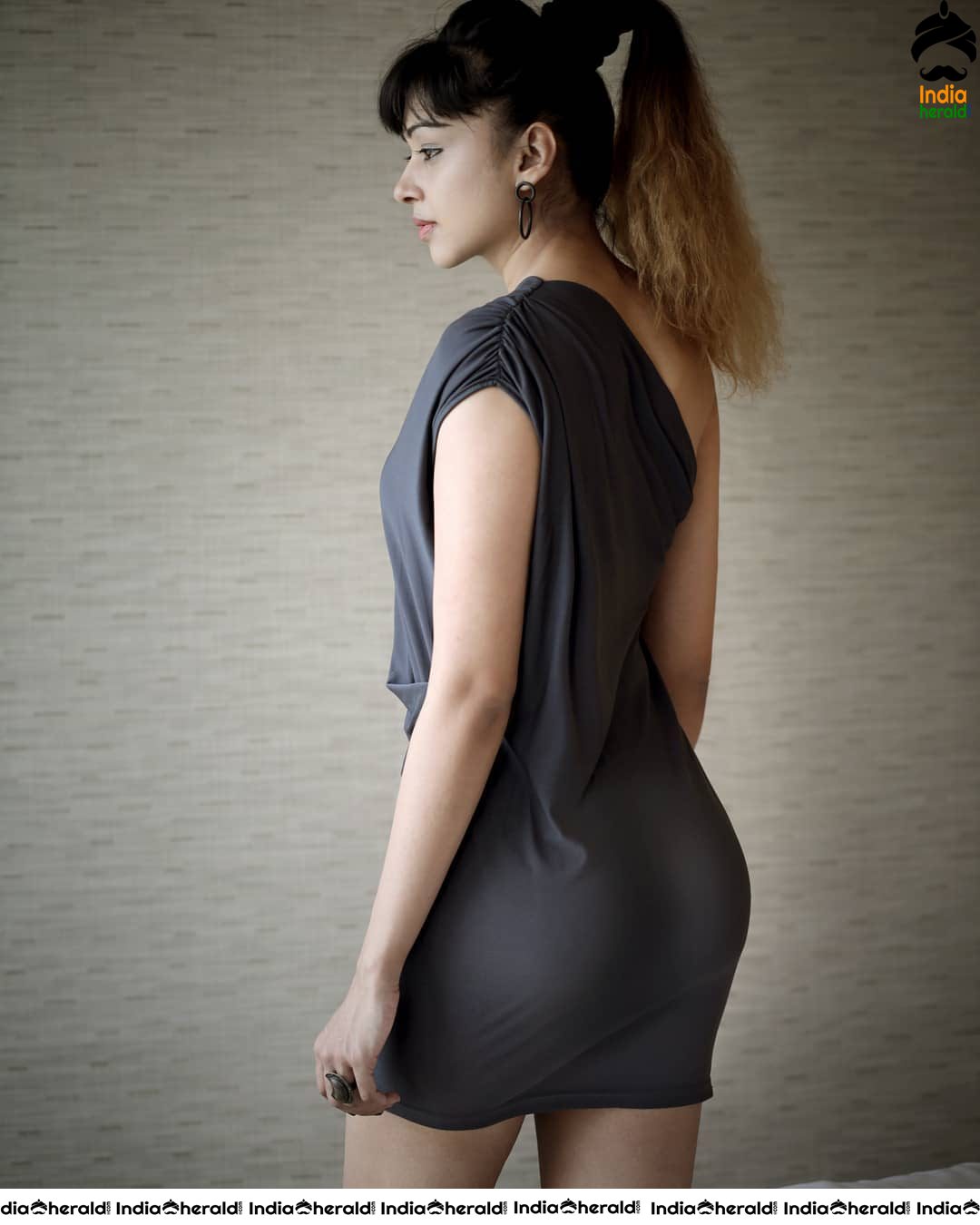 Sapna Vyas Patel flaunts her Hot Fit and Tempting Booty Set 3