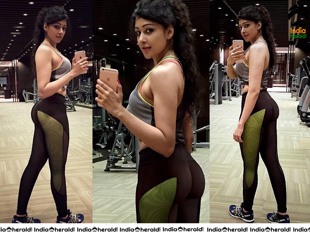Sapna Vyas Patel flaunts her Hot Fit and Tempting Booty Set 4