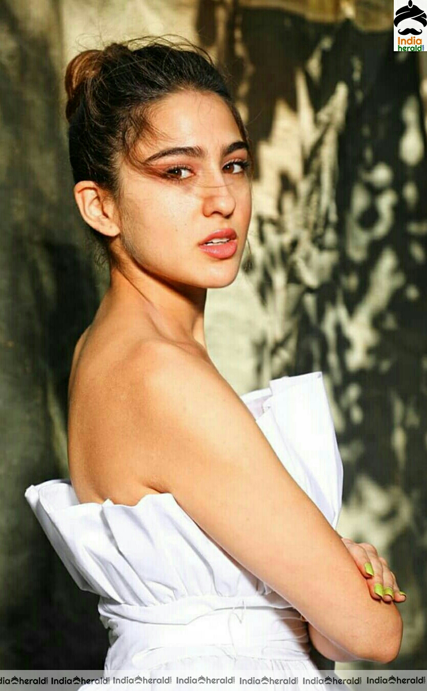 Sara Ali Khan Hot and Cute Latest Stills