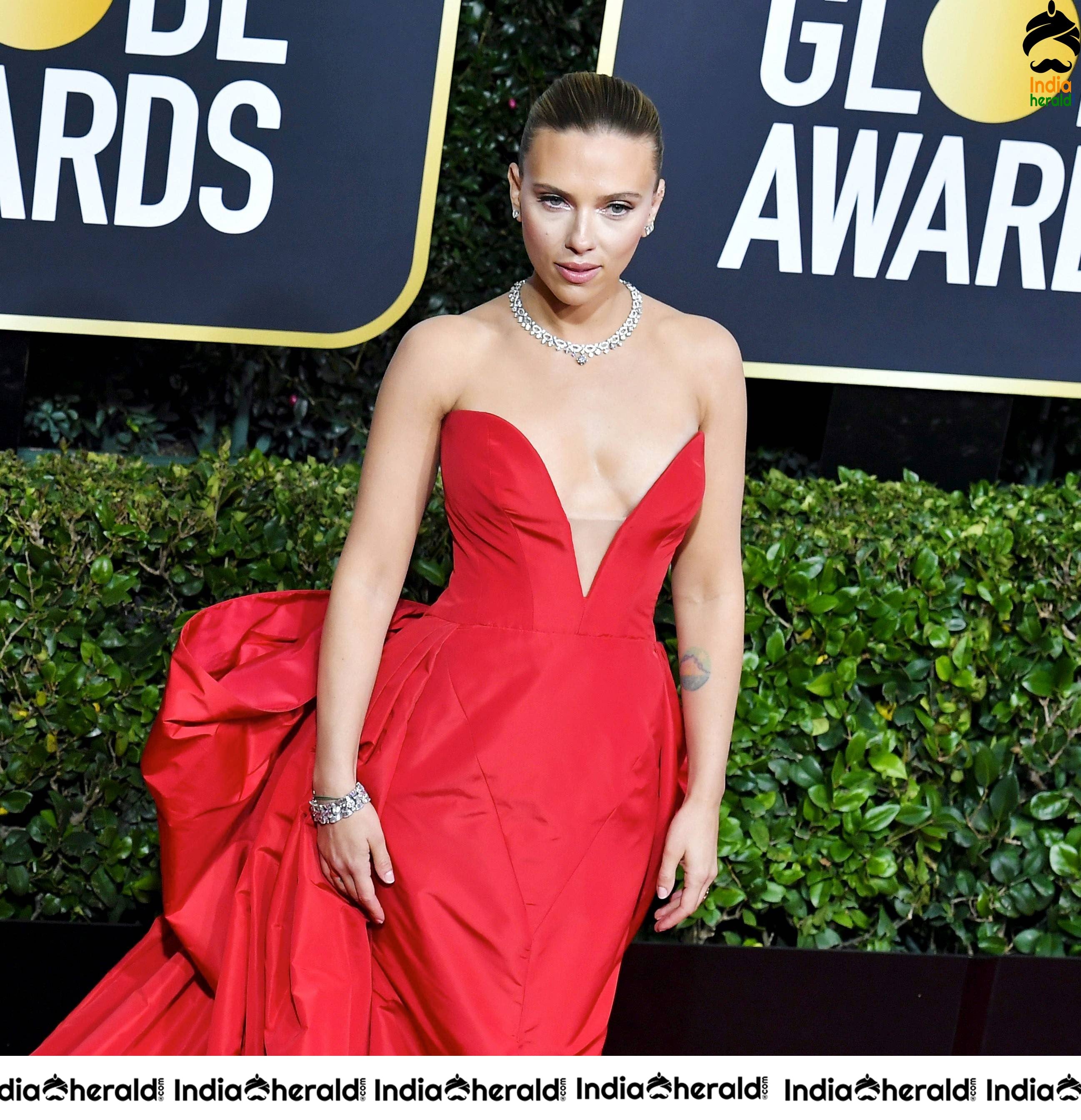 Scarlett Johansson at 77th Annual Golden Globe Awards in Beverly Hills Set 1