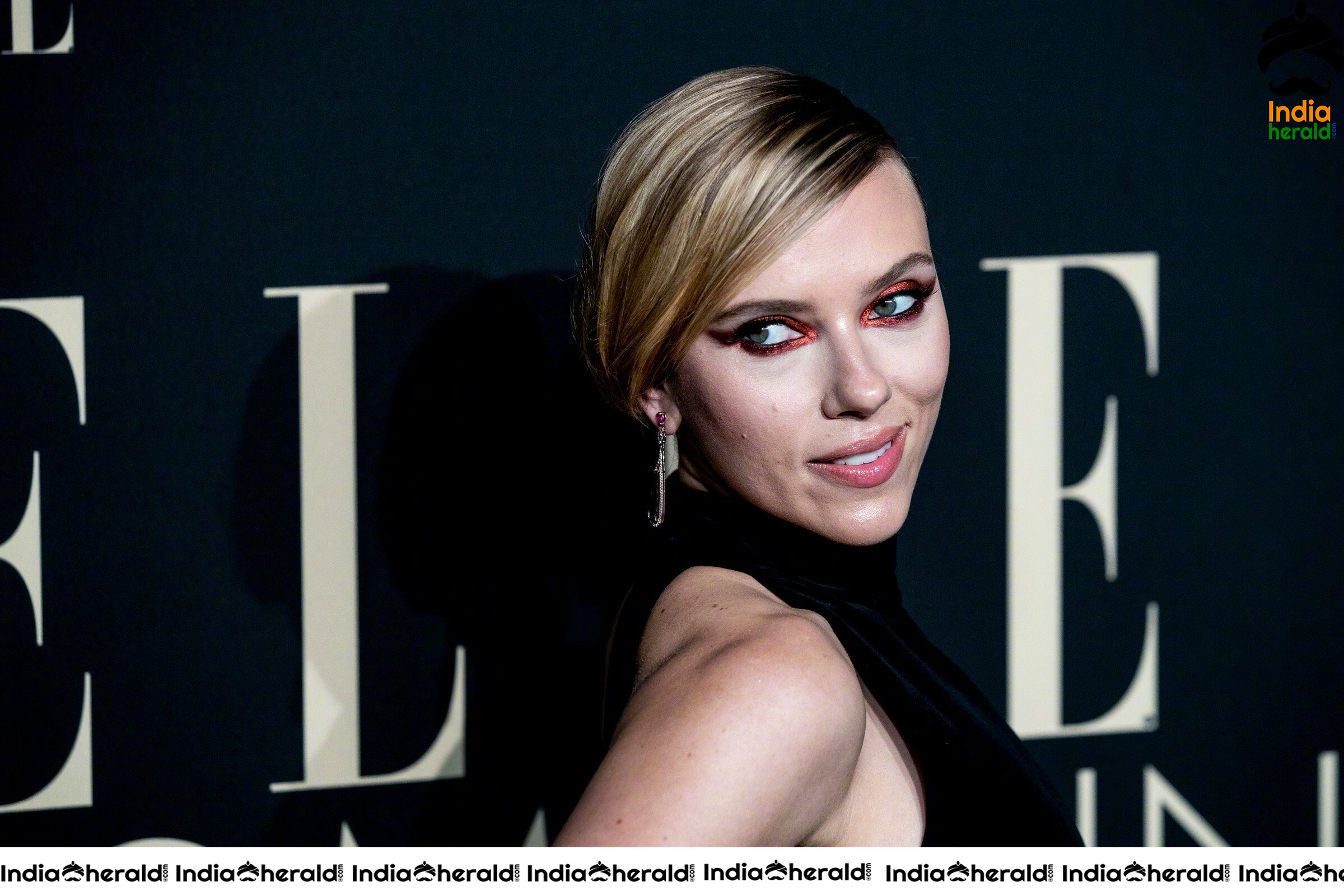 Scarlett Johansson Women In Hollywood Celebration in Beverly Hills Set 2