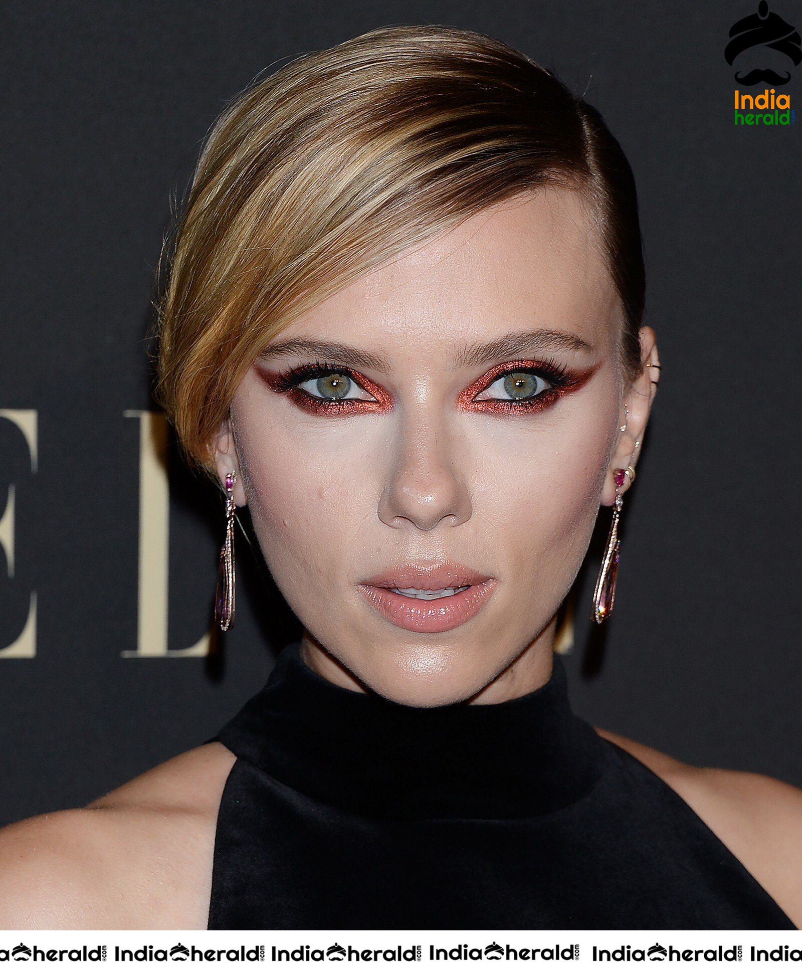 Scarlett Johansson Women In Hollywood Celebration in Beverly Hills Set 2