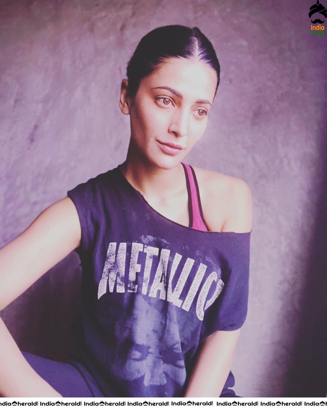 Seducing and Tempting Latest Hot Photos of Milky Sexy Babe Shruti Haasan Set 2