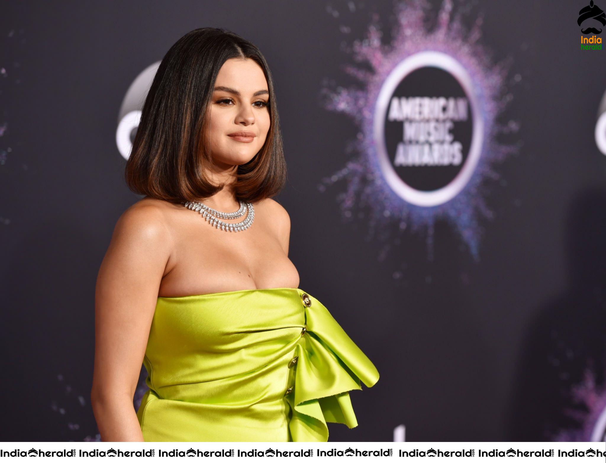 Selena Gomez at the 2019 American Music Awards in Los Angeles Set 1