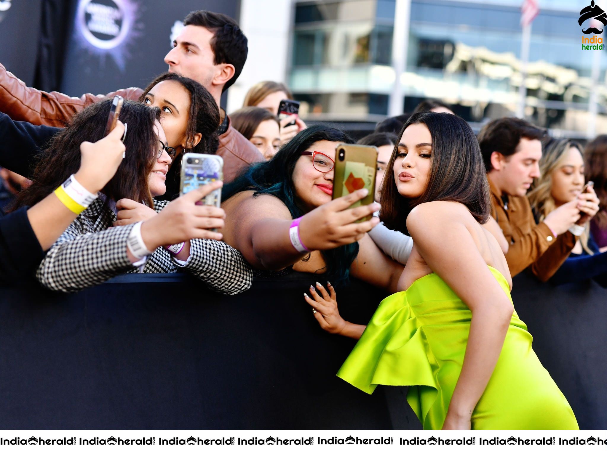 Selena Gomez at the 2019 American Music Awards in Los Angeles Set 1