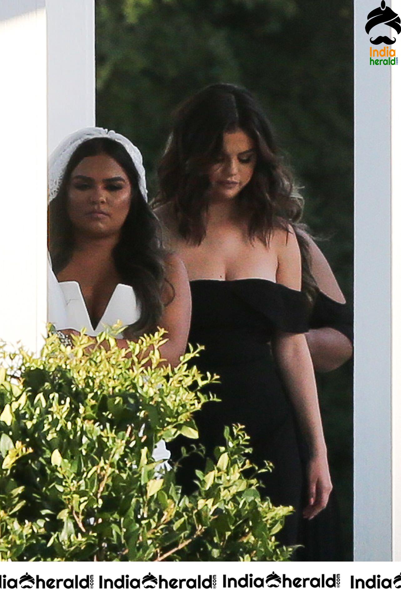 Selena Gomez Attending a wedding in Dallas Set 1