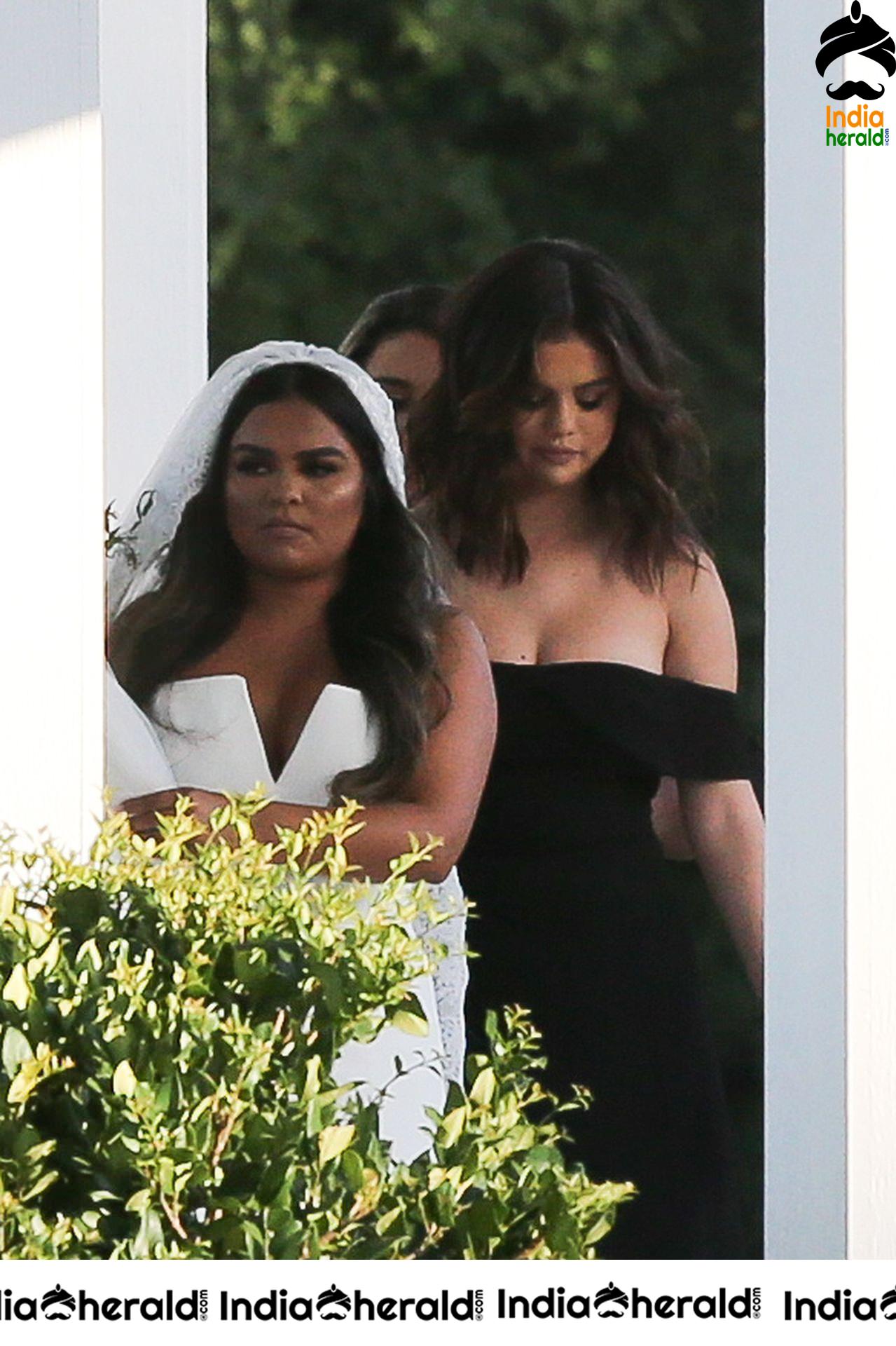 Selena Gomez Attending a wedding in Dallas Set 1
