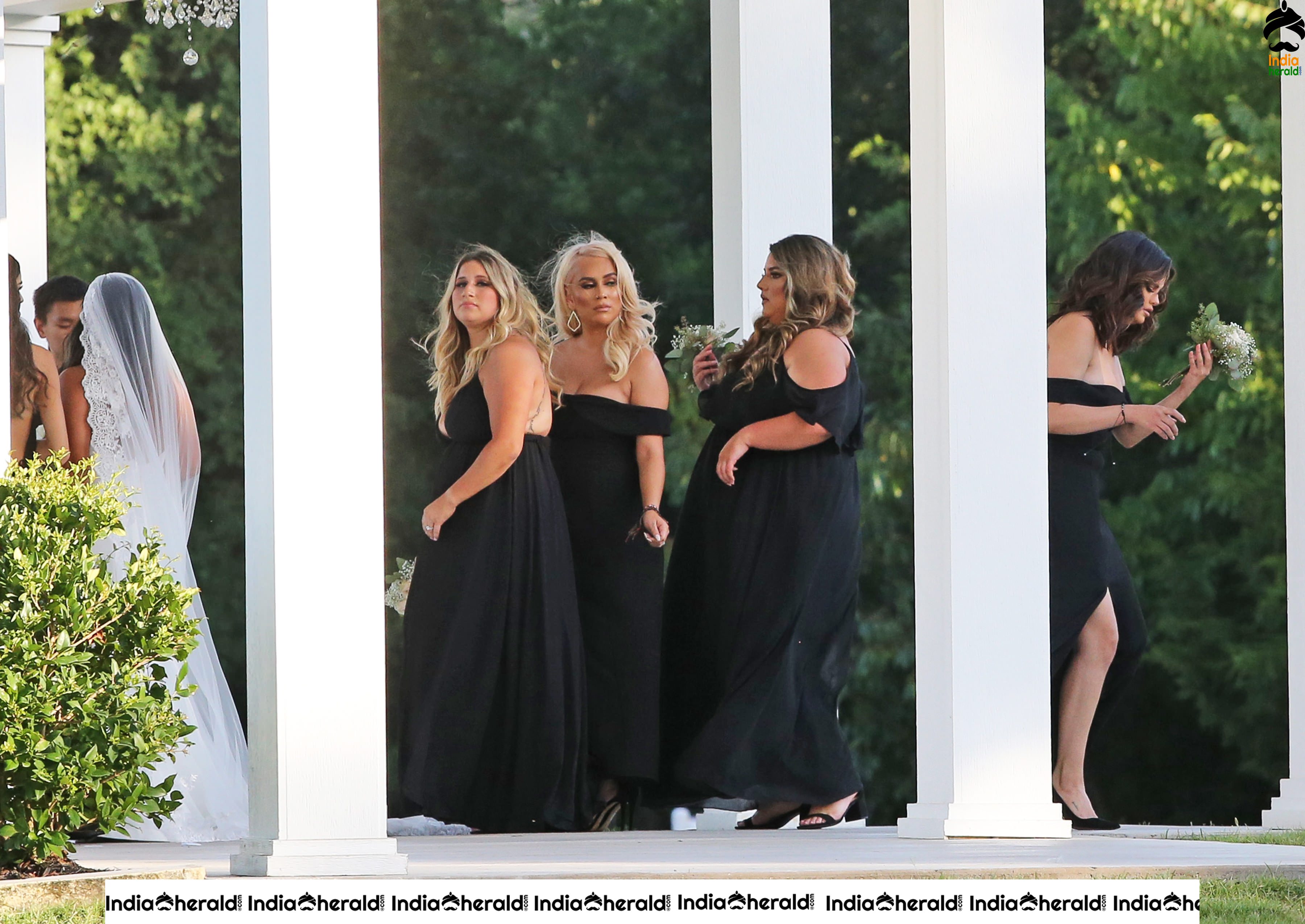 Selena Gomez Attending a wedding in Dallas Set 2