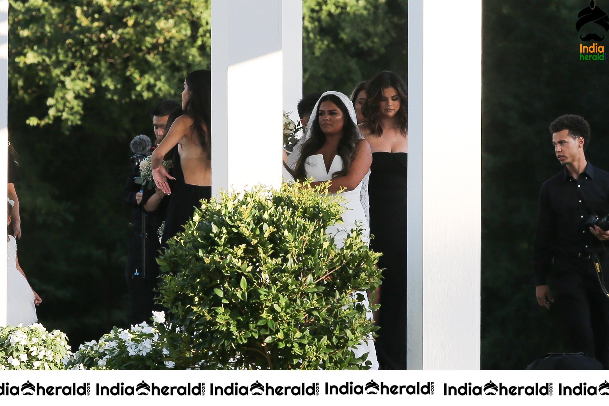 Selena Gomez Attending a wedding in Dallas Set 2