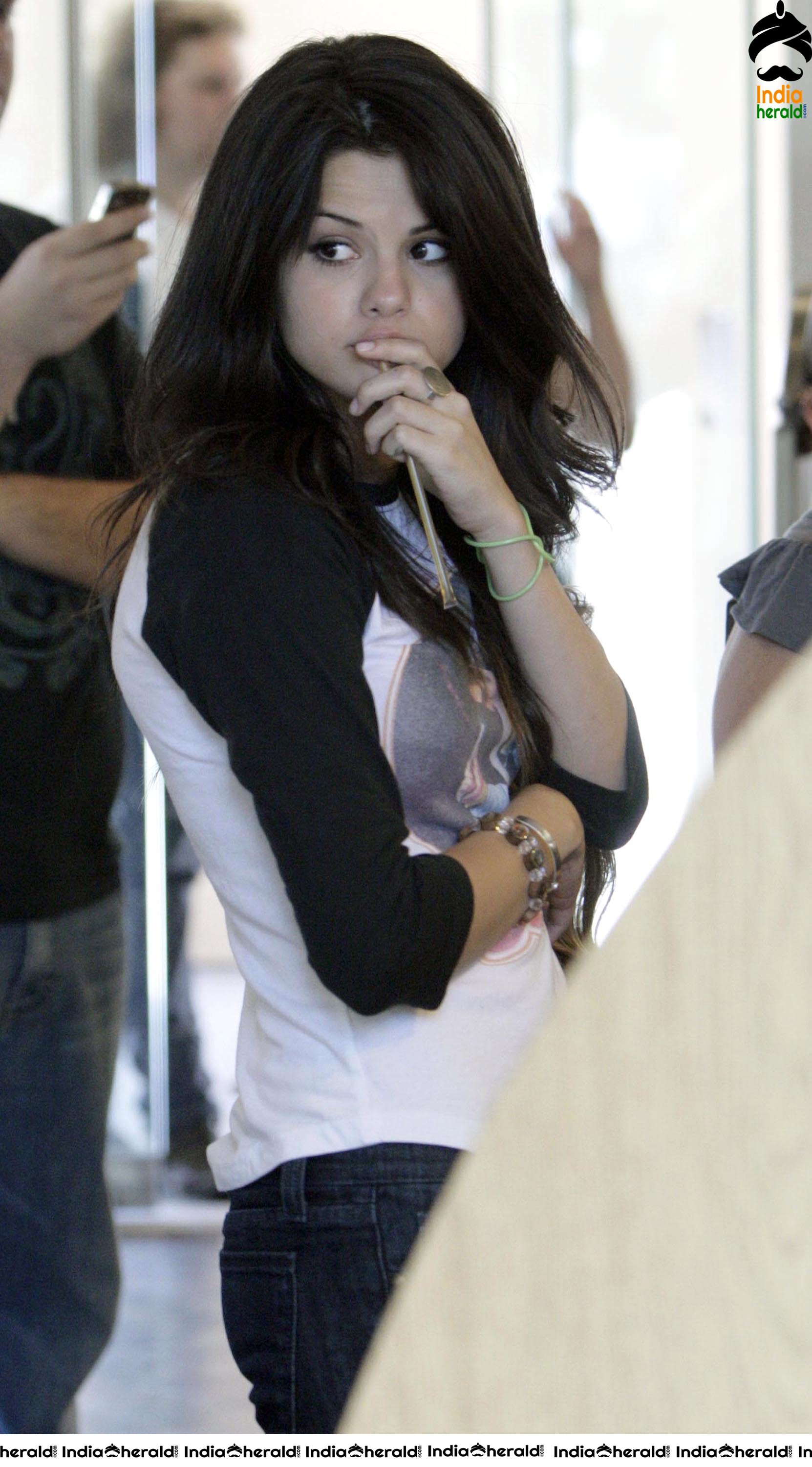 Selena Gomez caught by Paparazzi as she is seen in Coffee Bean shop at Toluca Lake