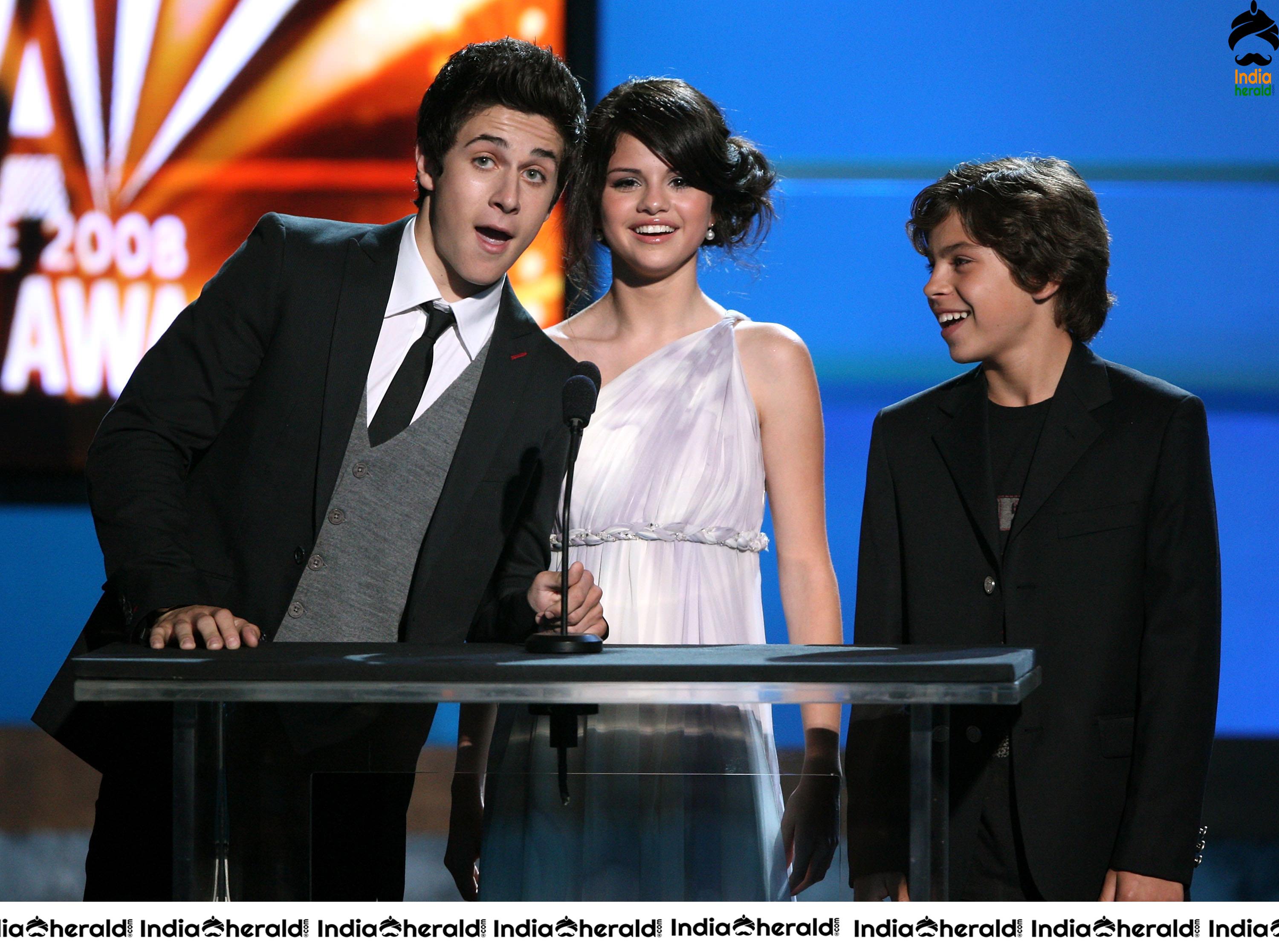 Selena Gomez looking so hot and gorgeous during NCLR ALMA Awards Set 2