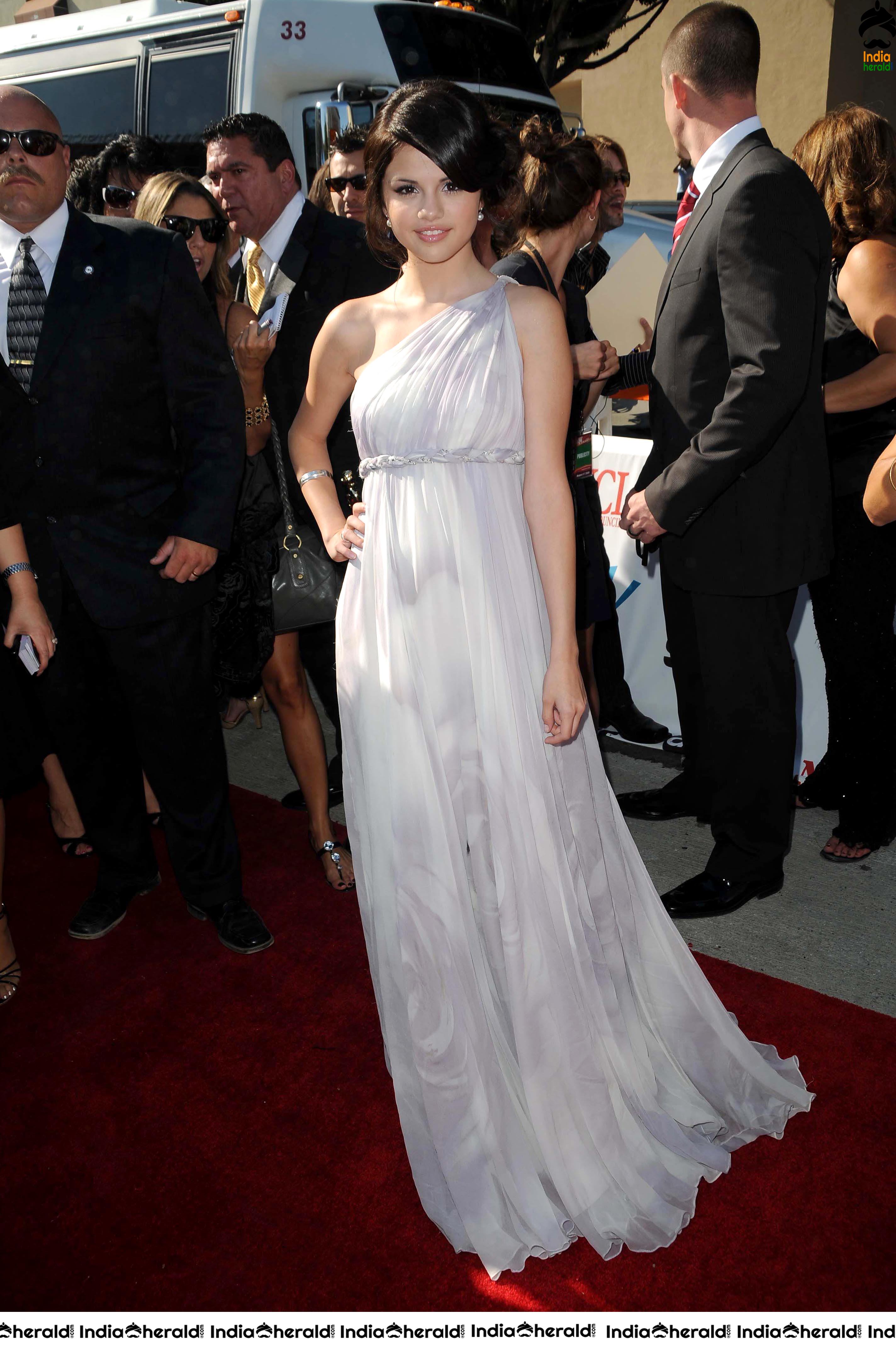 Selena Gomez looking so hot and gorgeous during NCLR ALMA Awards Set 2