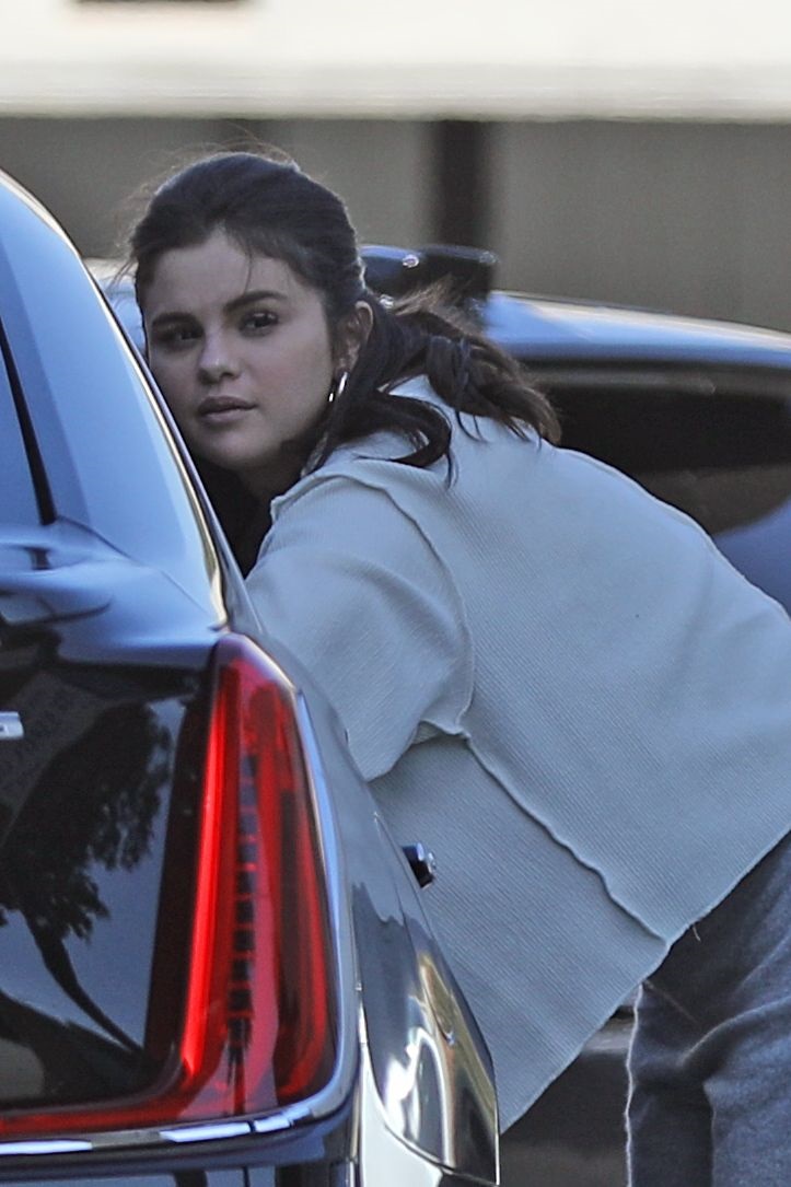 Selena Gomez Shopping At Beverly Hills