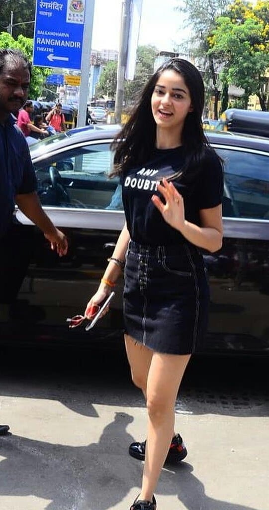 Sexy Ananya Pandey In A Black Thighs Revealing Shorts In Juhu