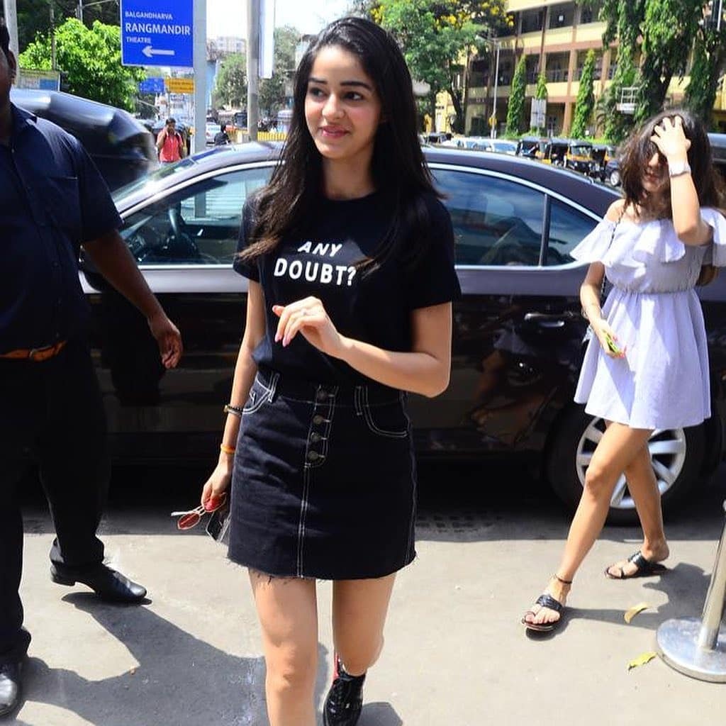 Sexy Ananya Pandey In A Black Thighs Revealing Shorts In Juhu
