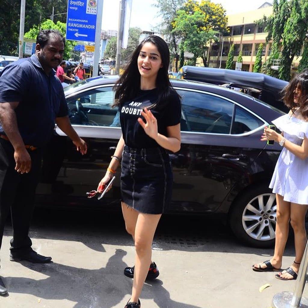 Sexy Ananya Pandey In A Black Thighs Revealing Shorts In Juhu