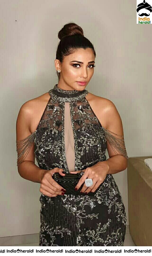 Shah Daisy Looking Sexy In These Photoshoot