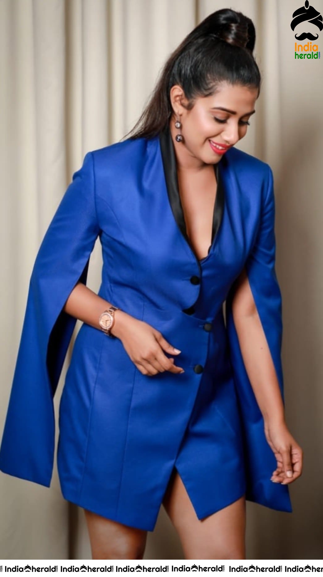 Shilpa Manjunath Hot in Blue for Filmfare Awards South 2019