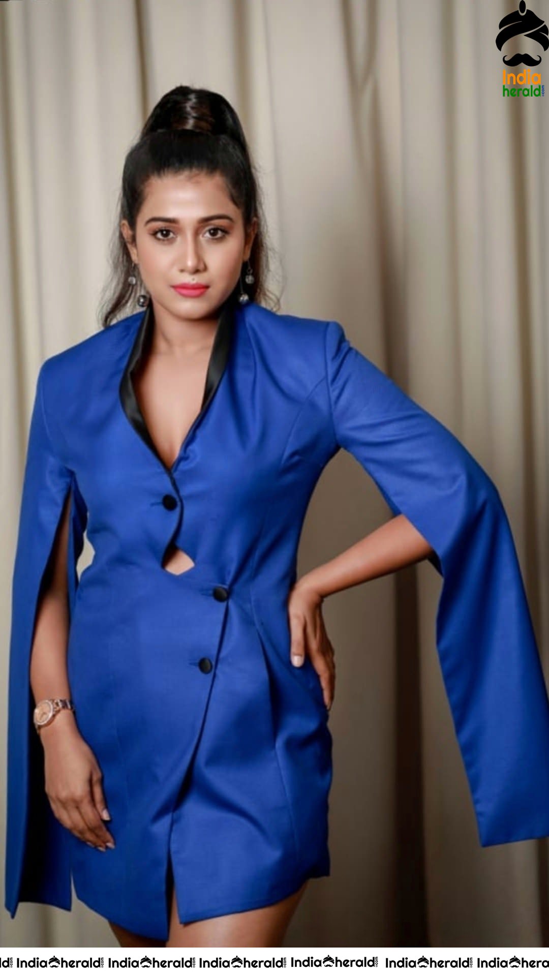 Shilpa Manjunath Hot in Blue for Filmfare Awards South 2019