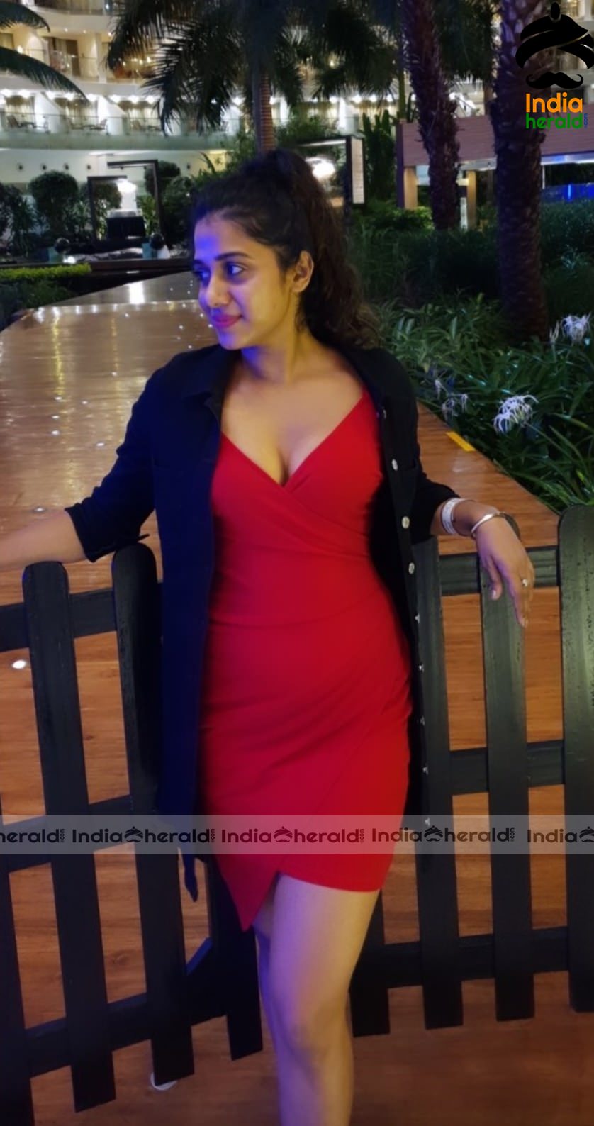 Shilpa Manjunath Looking Seductive and Cleavage Exposure in Red Tight Frock
