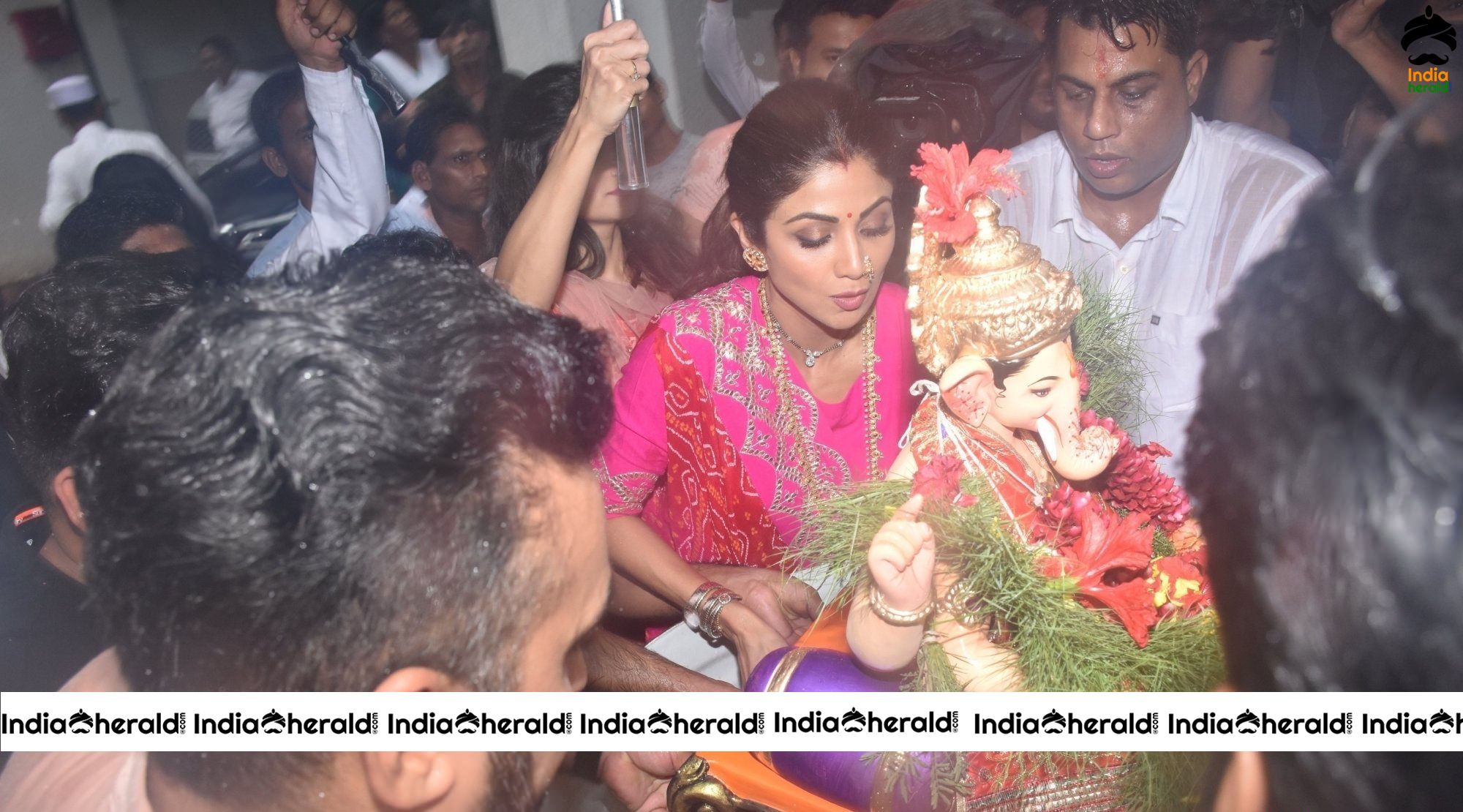 Shilpa Shetty During Ganesh Visarjan