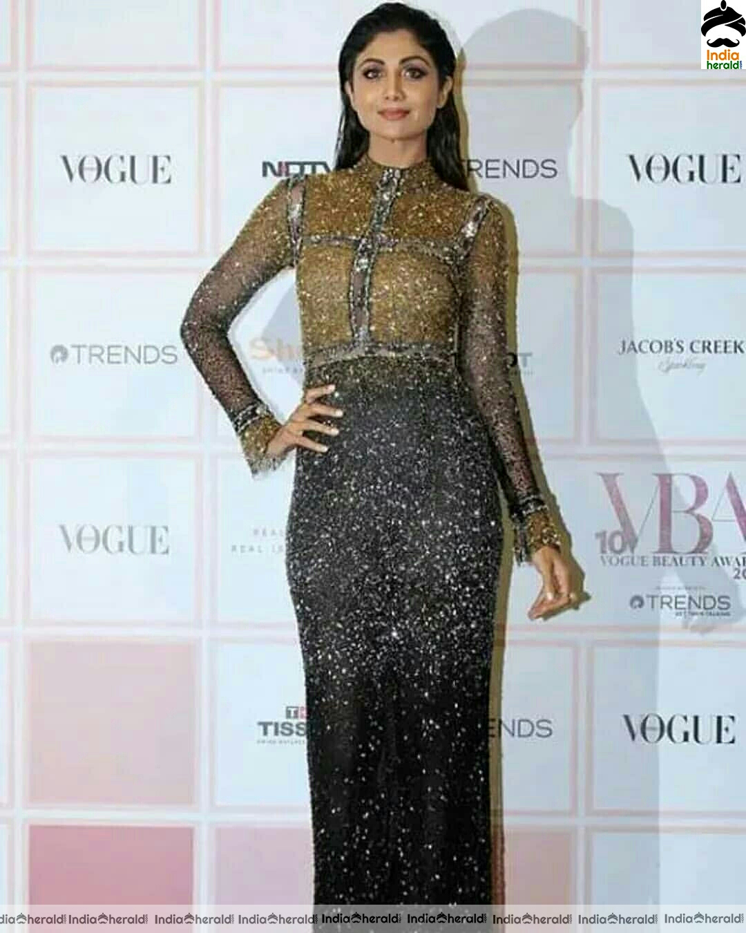 Shilpa Shetty Shines In A Golden Black Gown At Vogue Beauty Awards 2019