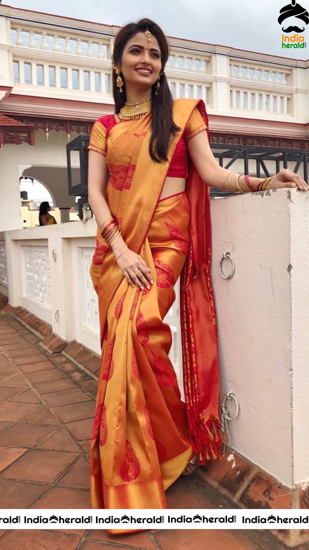 Shirin Kanchwala Hot Stills In Saree Set 2