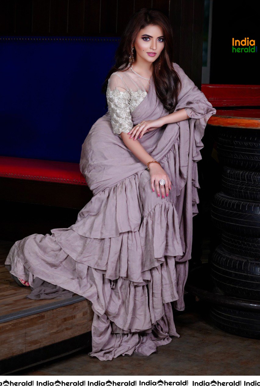 Shirin Kanchwala Seducing Hot Photos