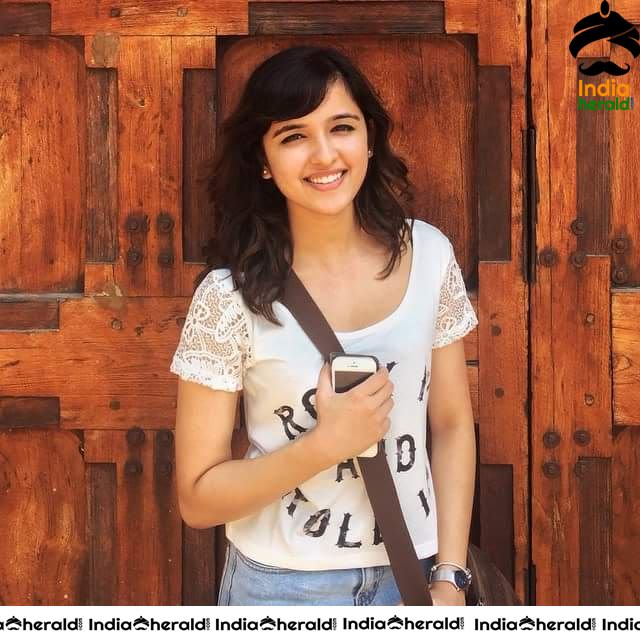 Shirley Setia Personal Unseen Photos Set 1